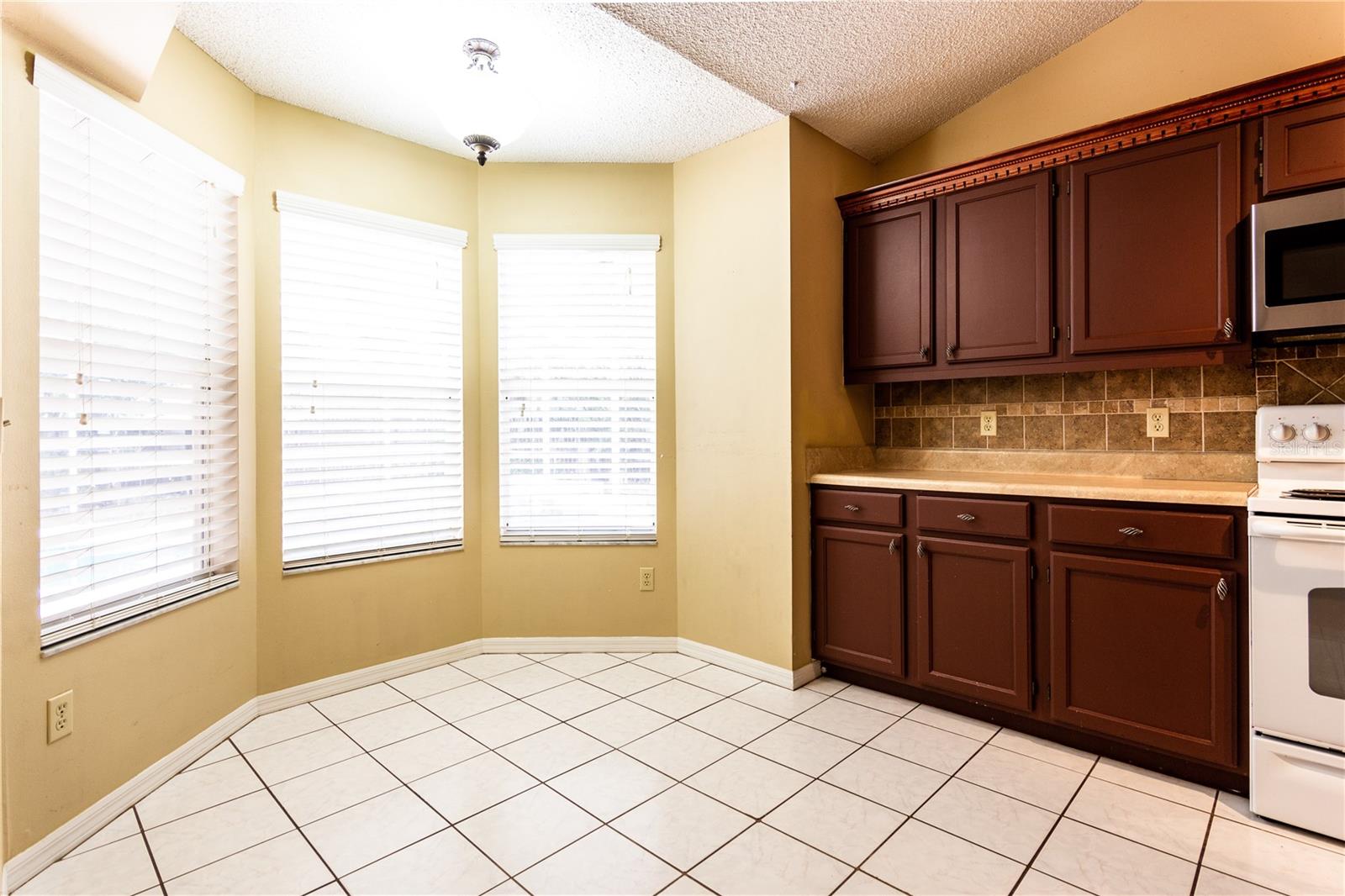 Image 7 of 24 For 205 Red Bud Court