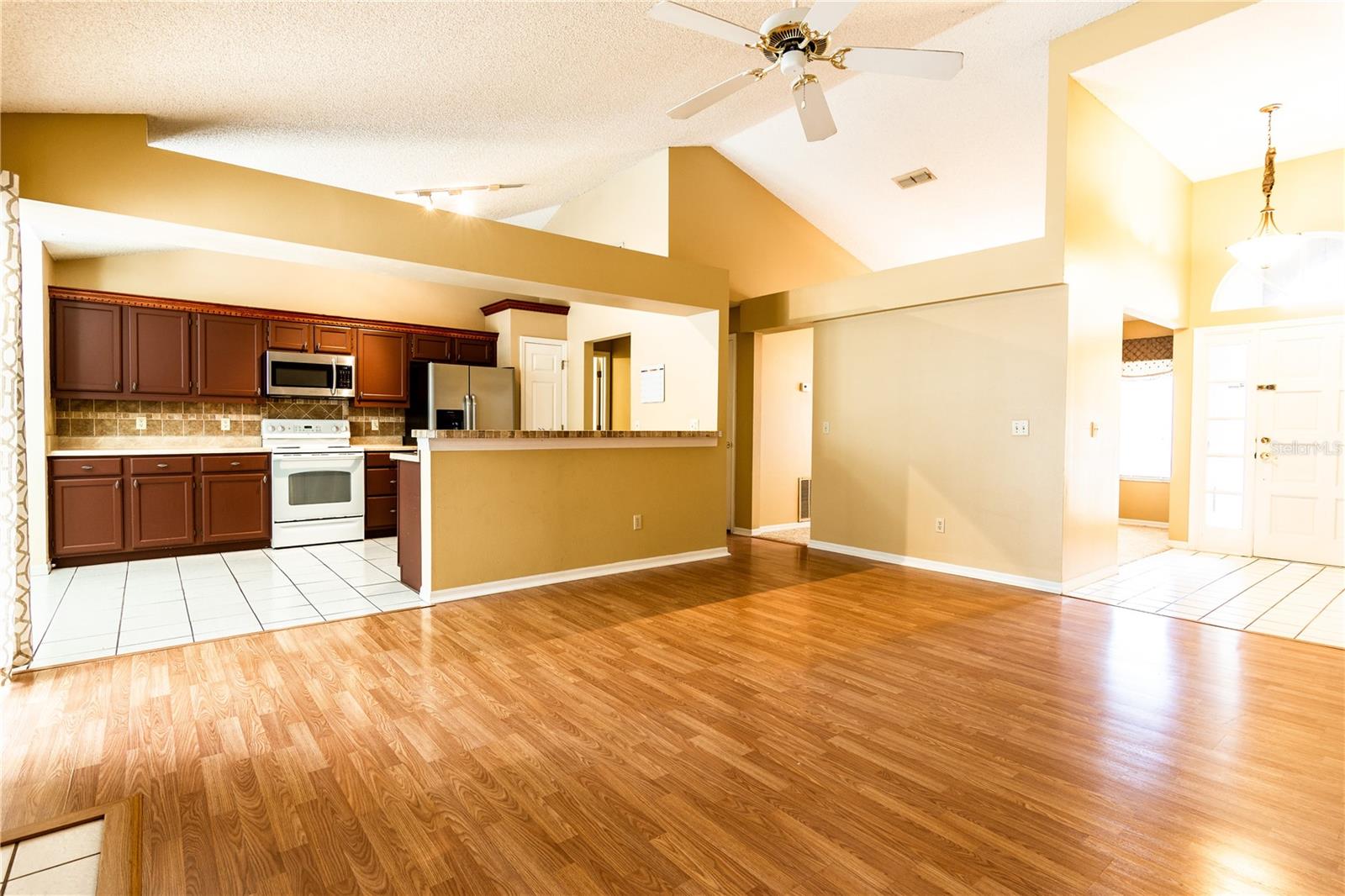 Image 9 of 24 For 205 Red Bud Court