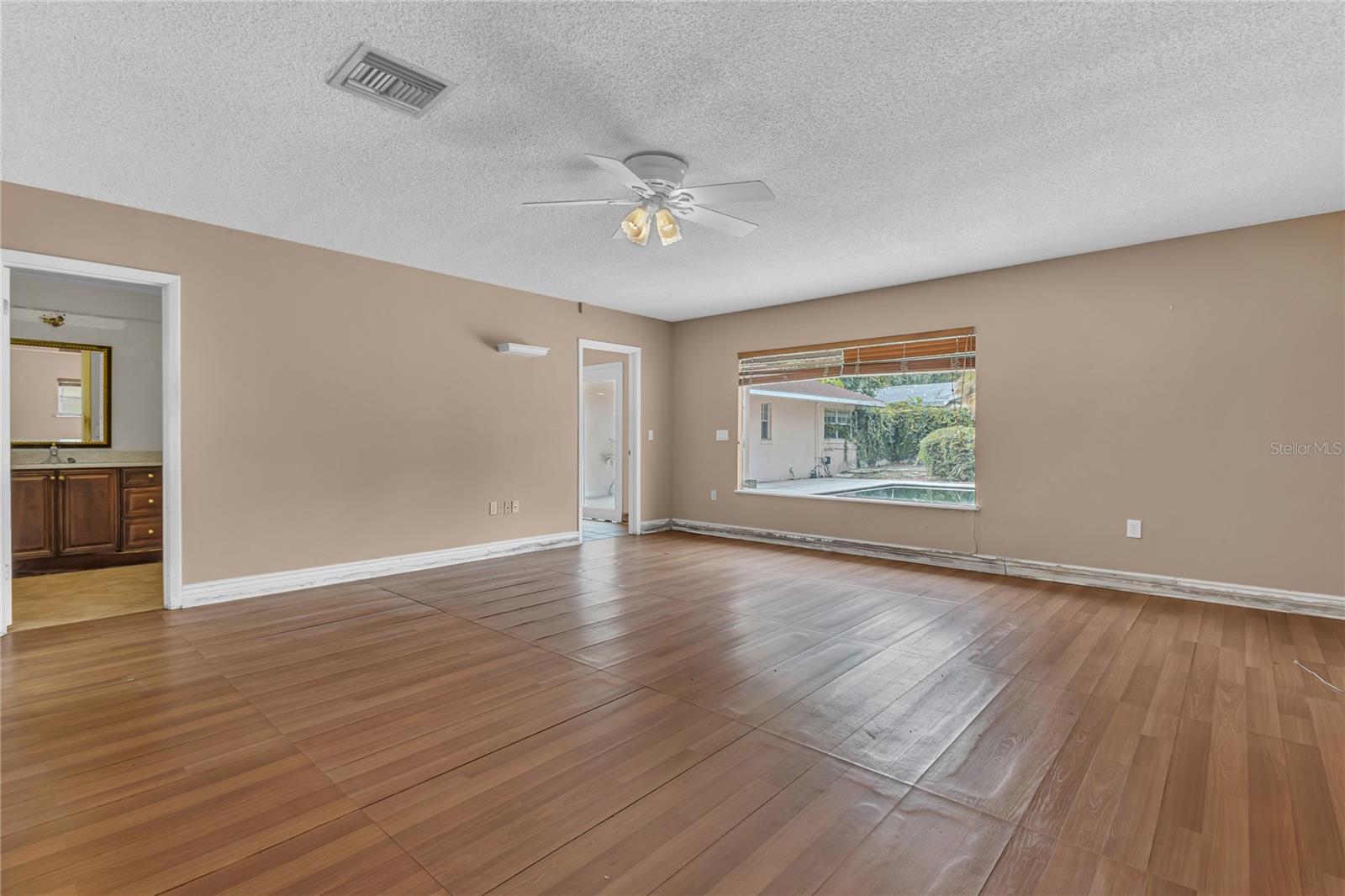Image 10 of 50 For 1325 Lake Otis Drive
