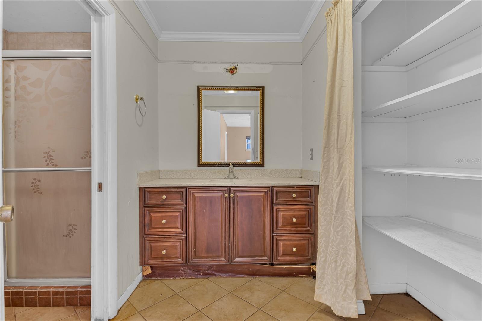 Image 11 of 50 For 1325 Lake Otis Drive