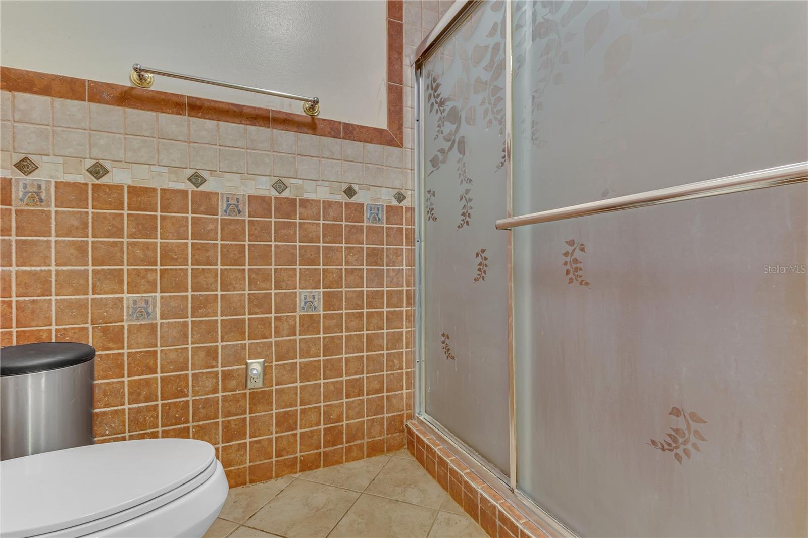 Image 12 of 50 For 1325 Lake Otis Drive