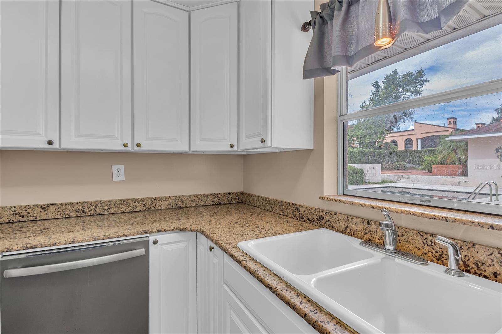 Image 14 of 50 For 1325 Lake Otis Drive