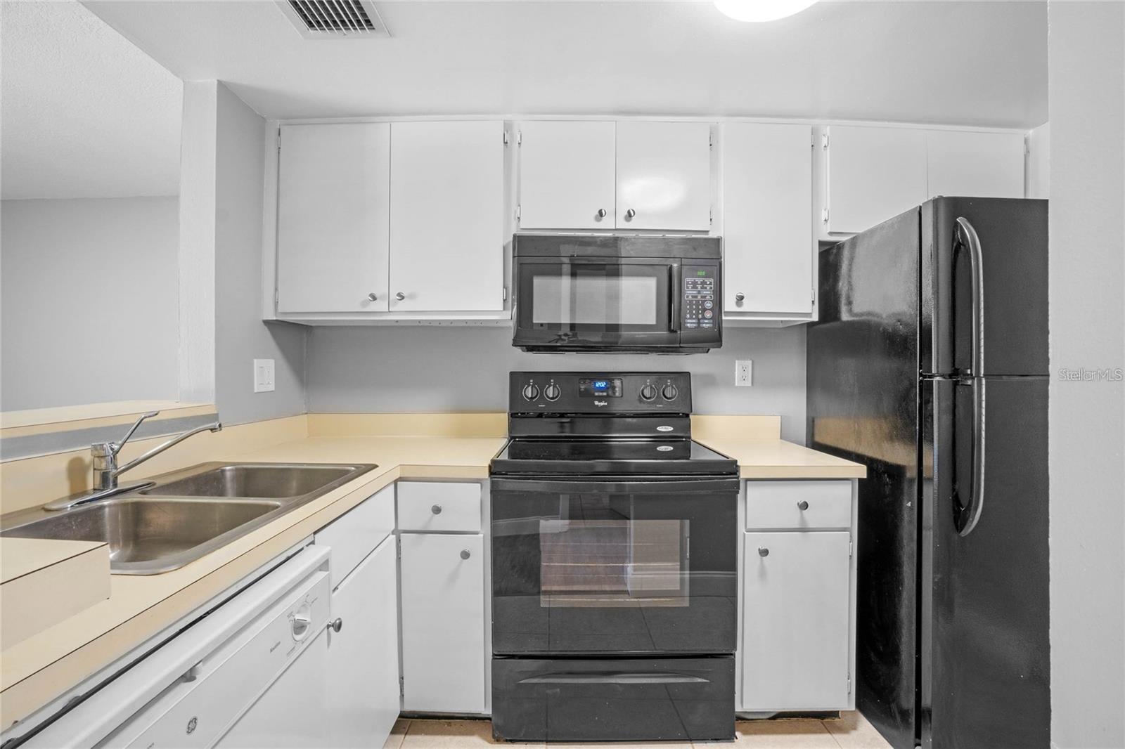 Image 7 of 25 For 554 Orange Dr  18
