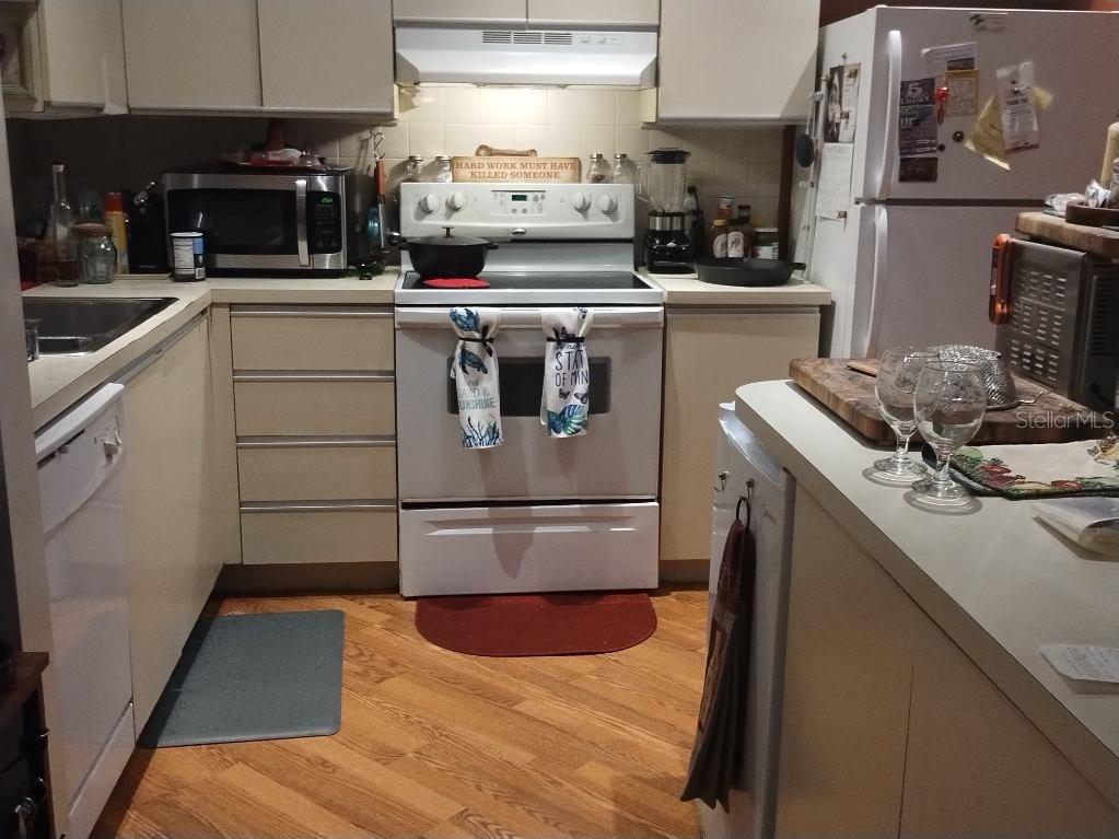 Image 5 of 14 For 832 47th Street
