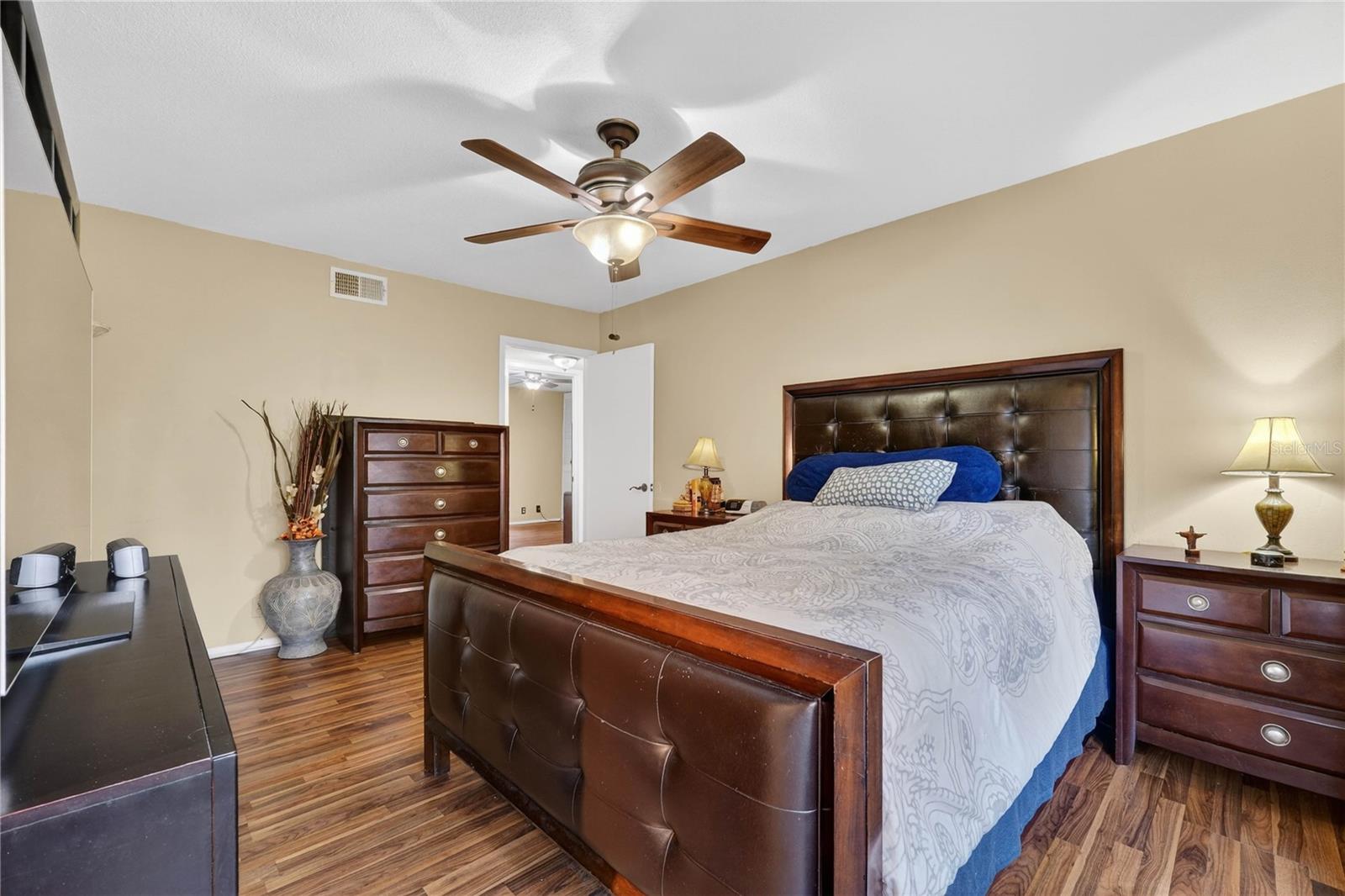 Image 28 of 57 For 429 Sheoah Boulevard 1