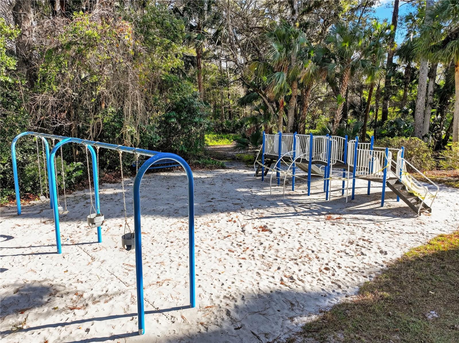 Image 46 of 57 For 429 Sheoah Boulevard 1