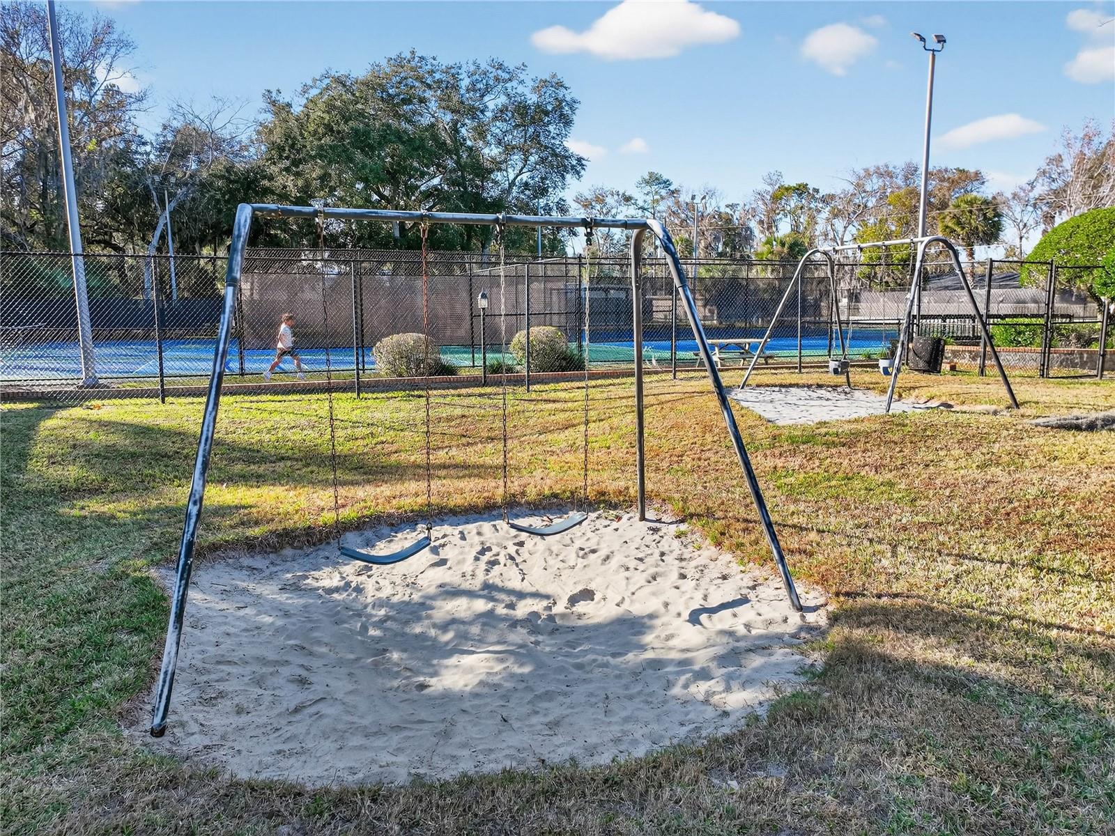 Image 52 of 57 For 429 Sheoah Boulevard 1