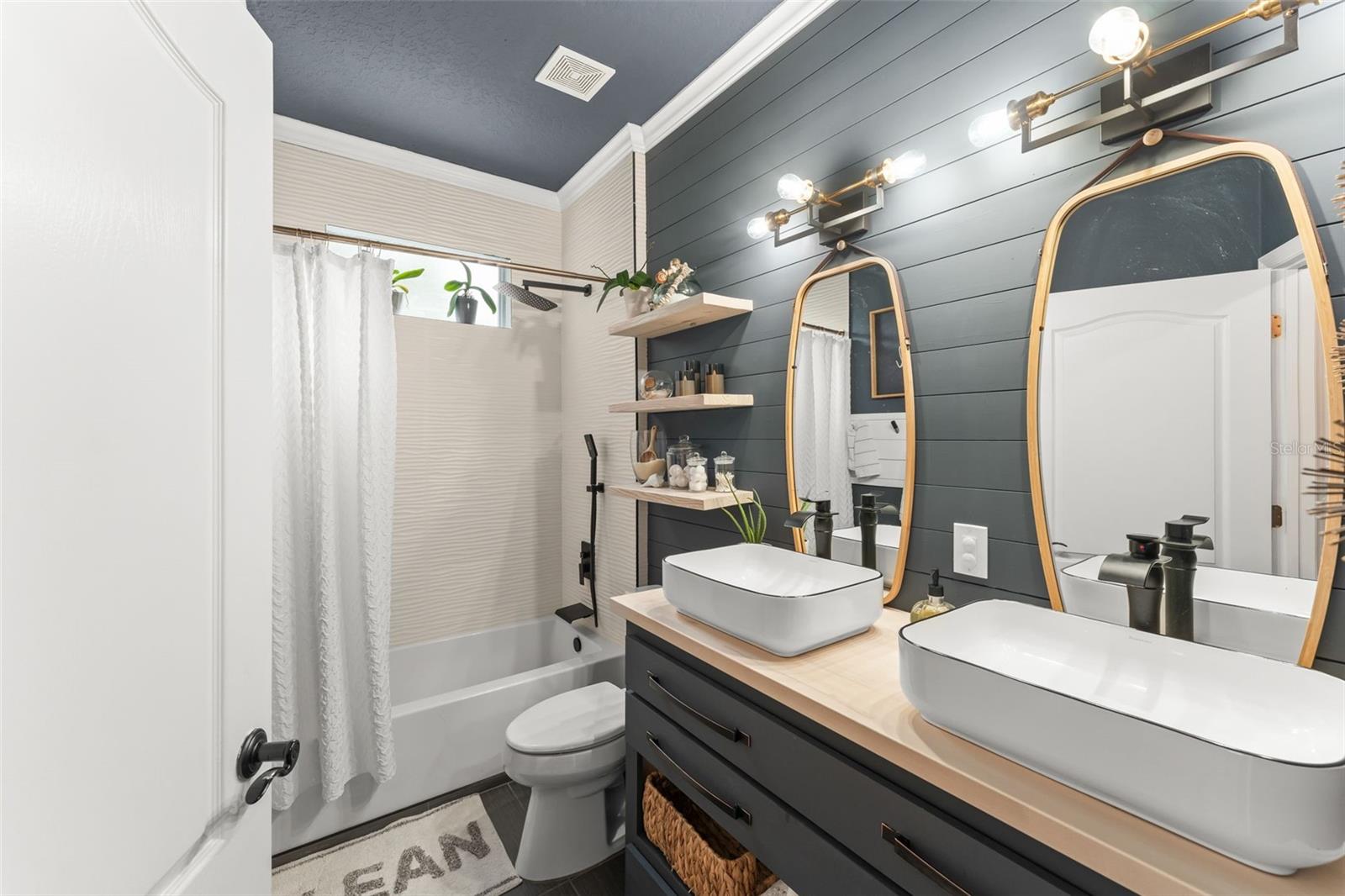Image 18 of 65 For 13143 Heming Way