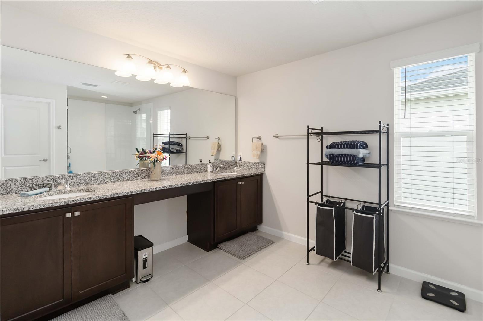Image 22 of 38 For 2658 Park Ridge Street
