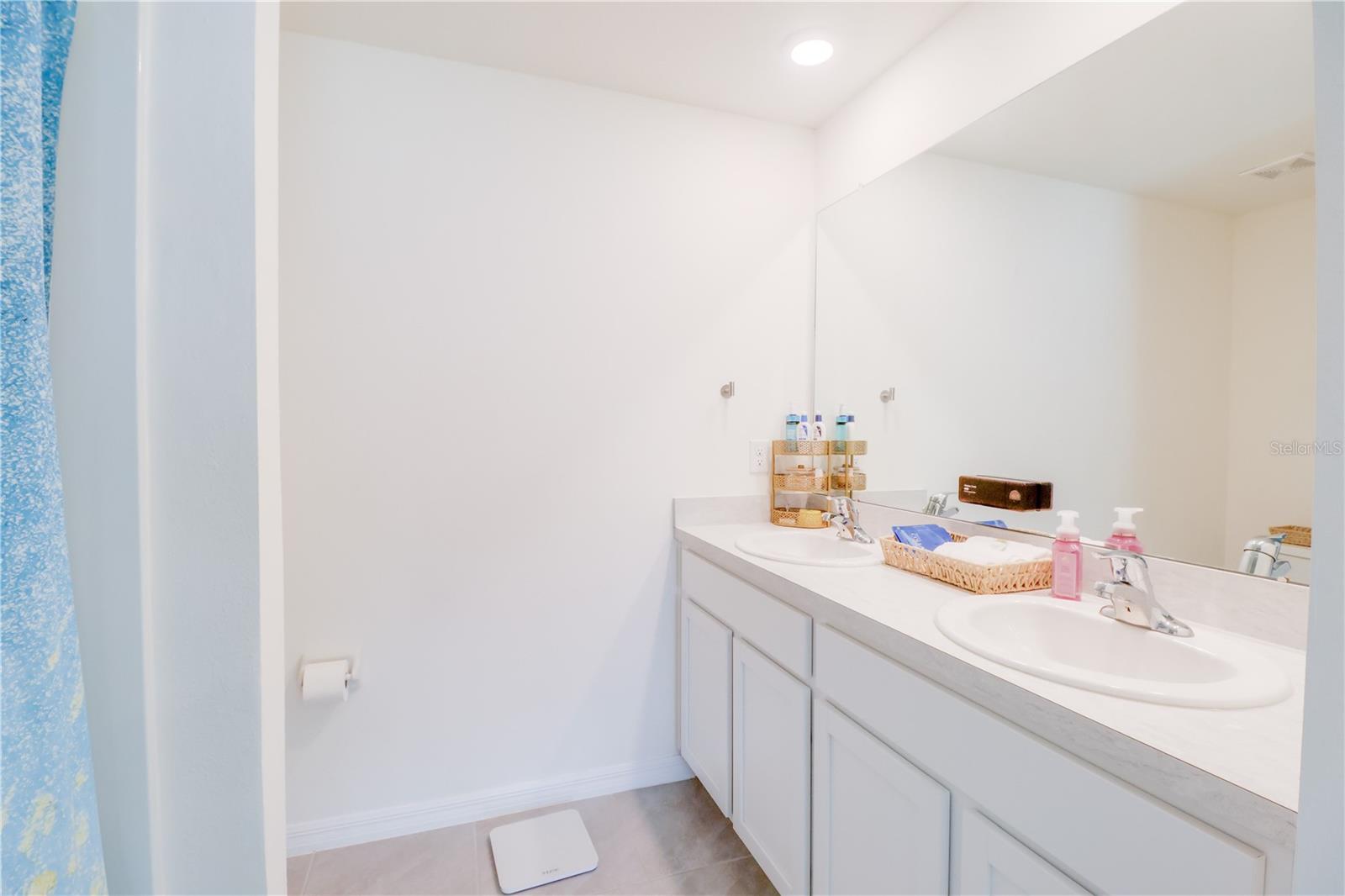 Image 22 of 25 For 8695 46th Avenue