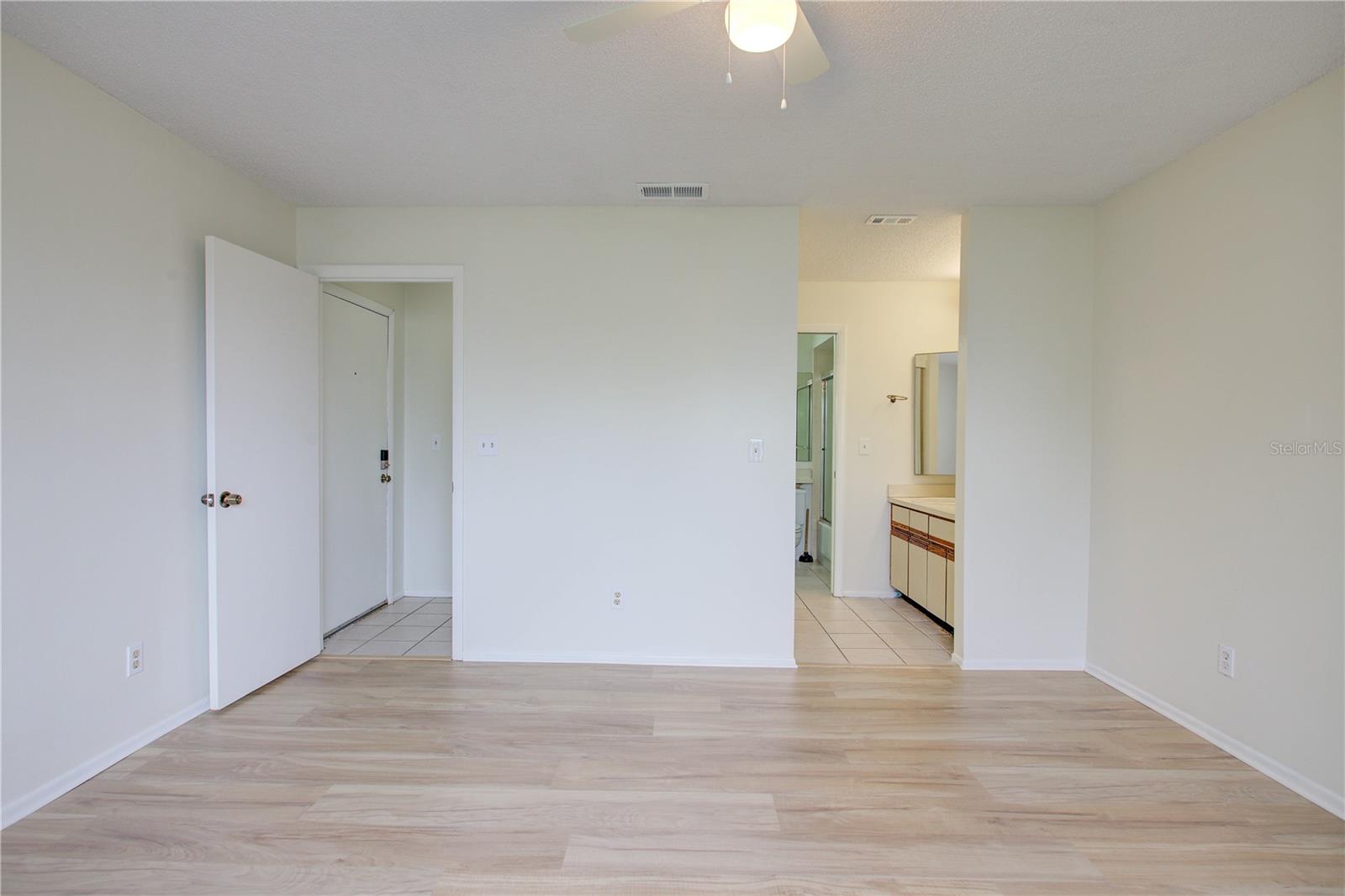 Image 12 of 36 For 106 Village Del Lago Circle 106