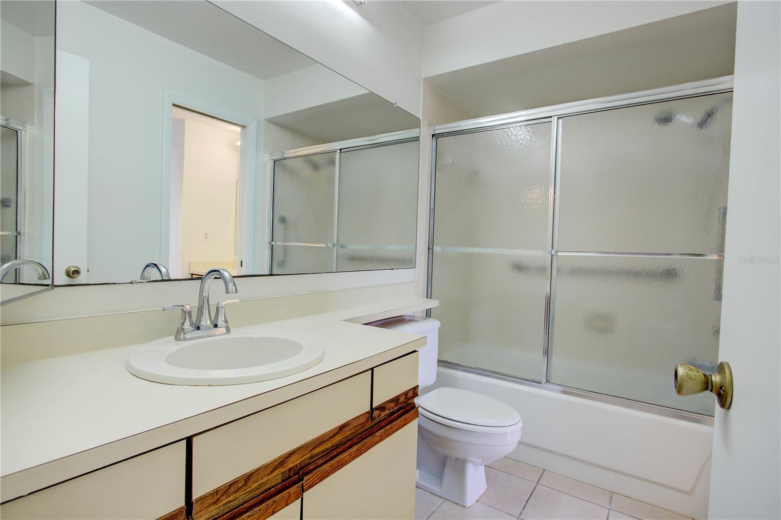 Image 17 of 36 For 106 Village Del Lago Circle 106