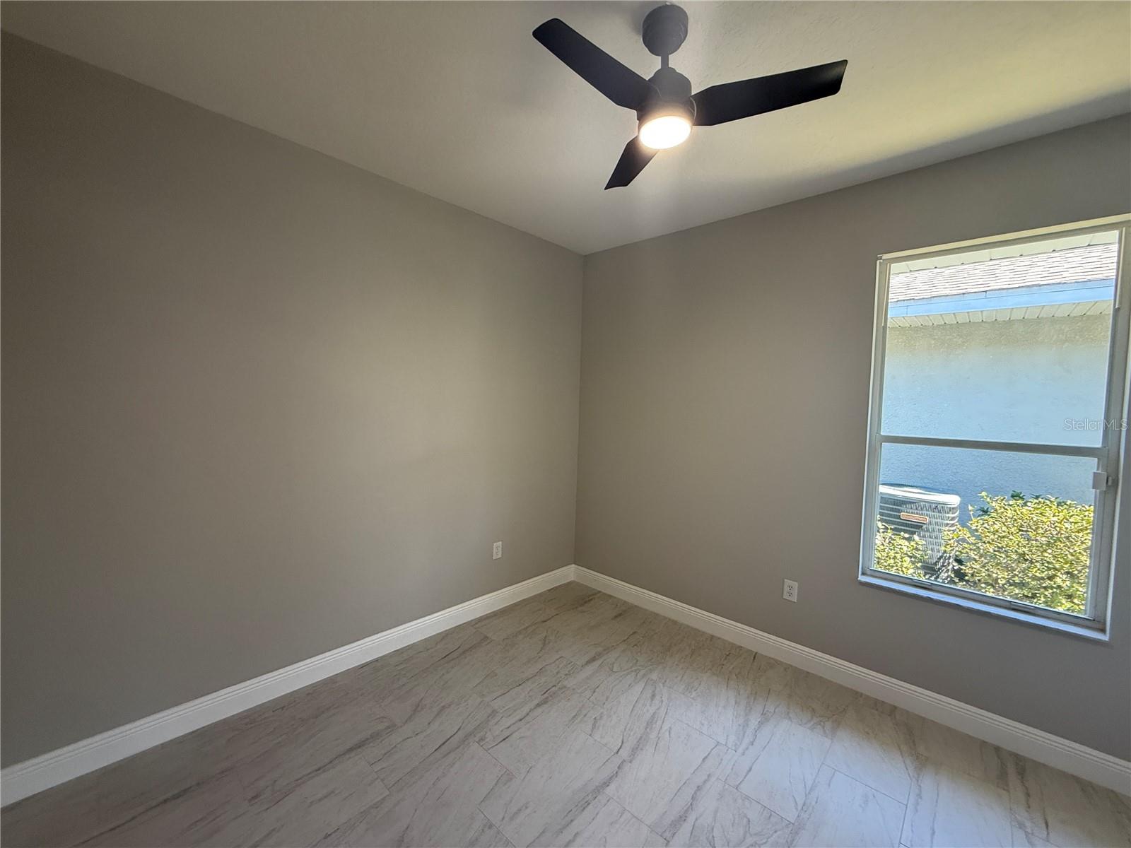 Image 10 of 54 For 2933 Sunset Vista Boulevard