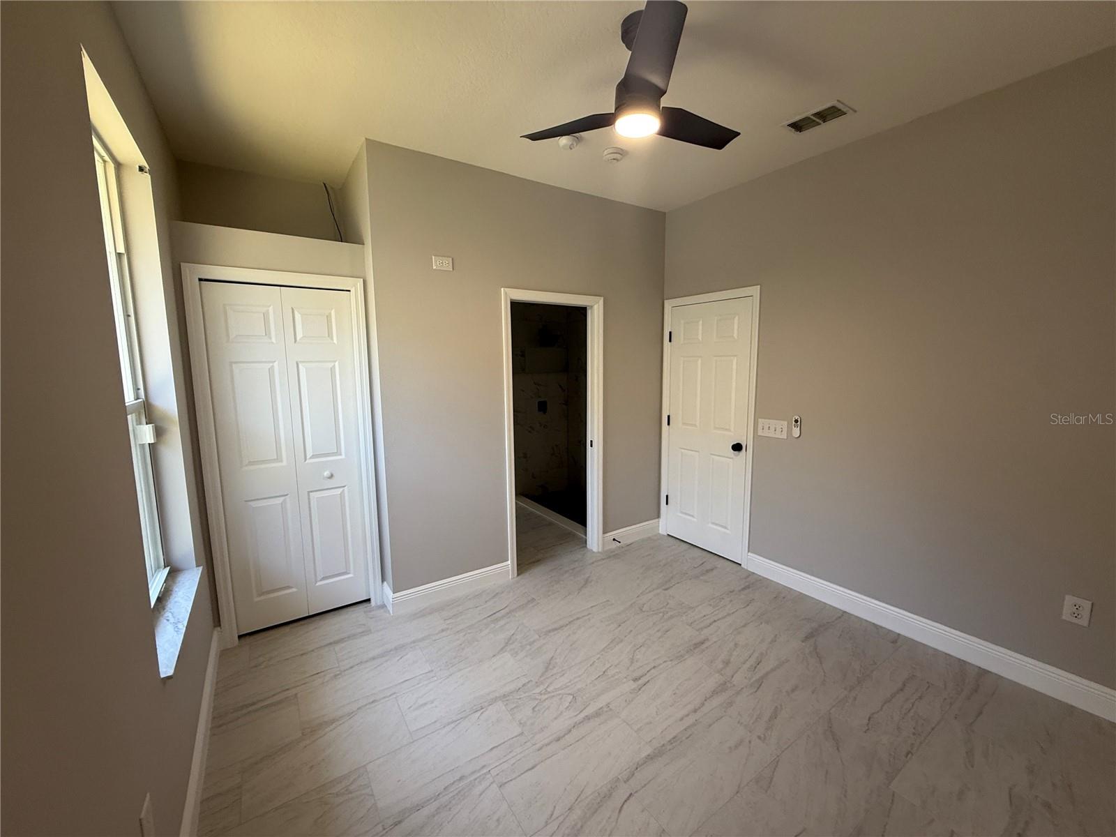 Image 11 of 54 For 2933 Sunset Vista Boulevard