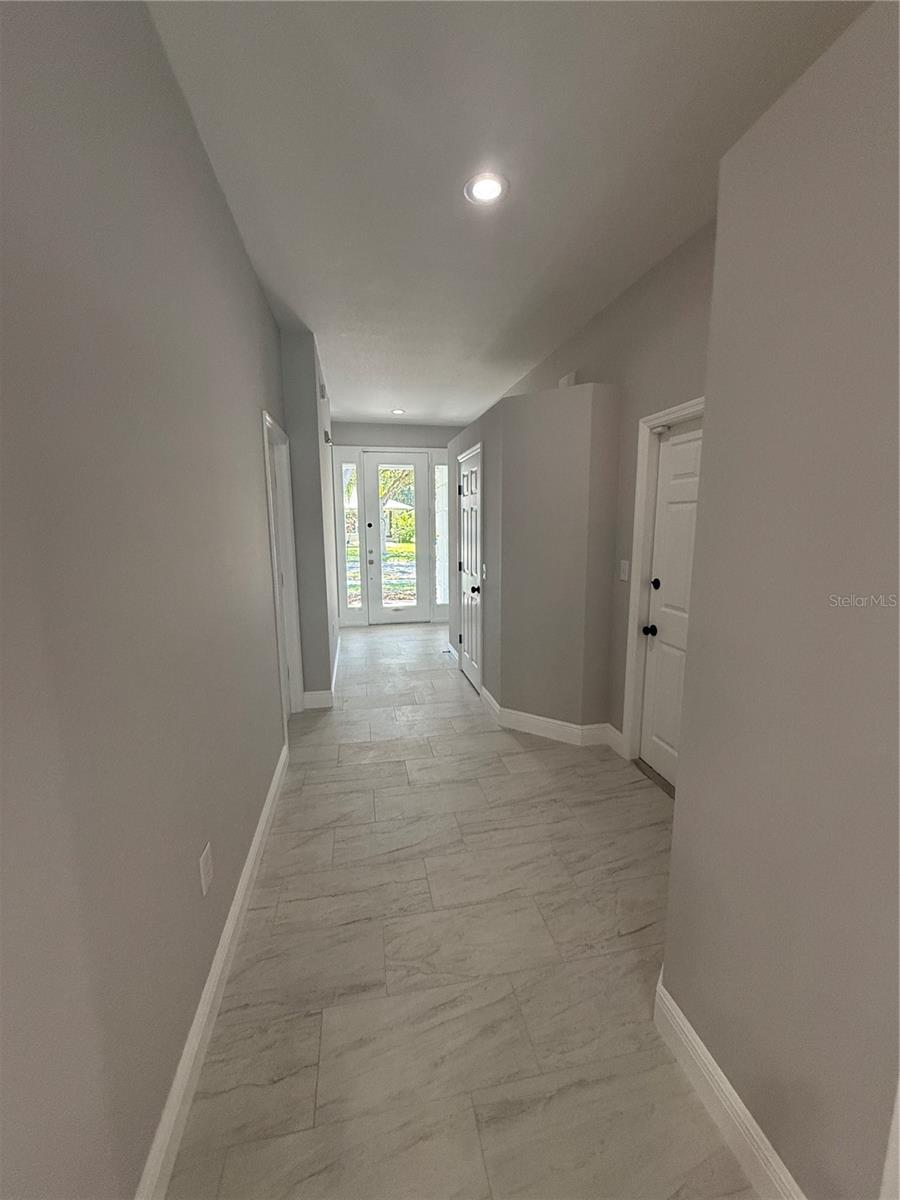 Image 18 of 54 For 2933 Sunset Vista Boulevard