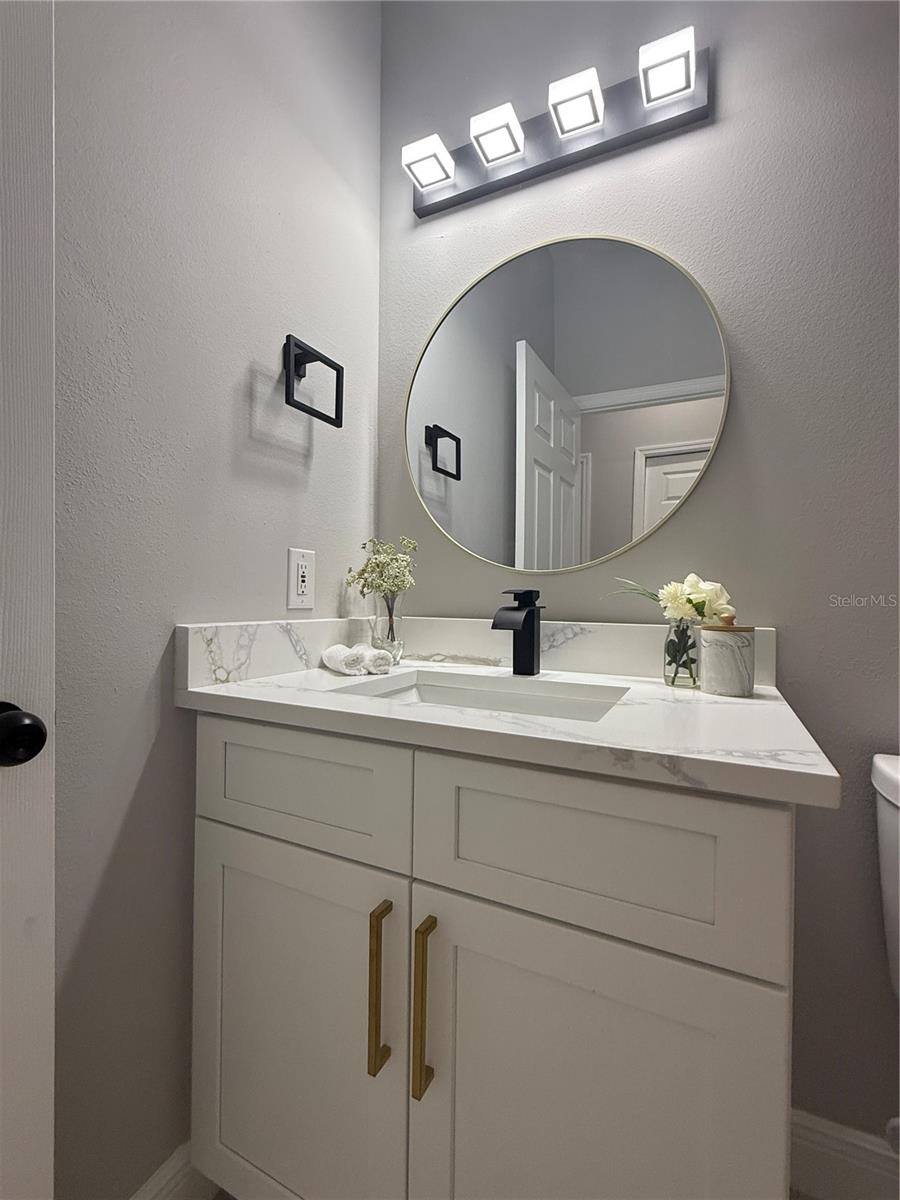 Image 21 of 54 For 2933 Sunset Vista Boulevard
