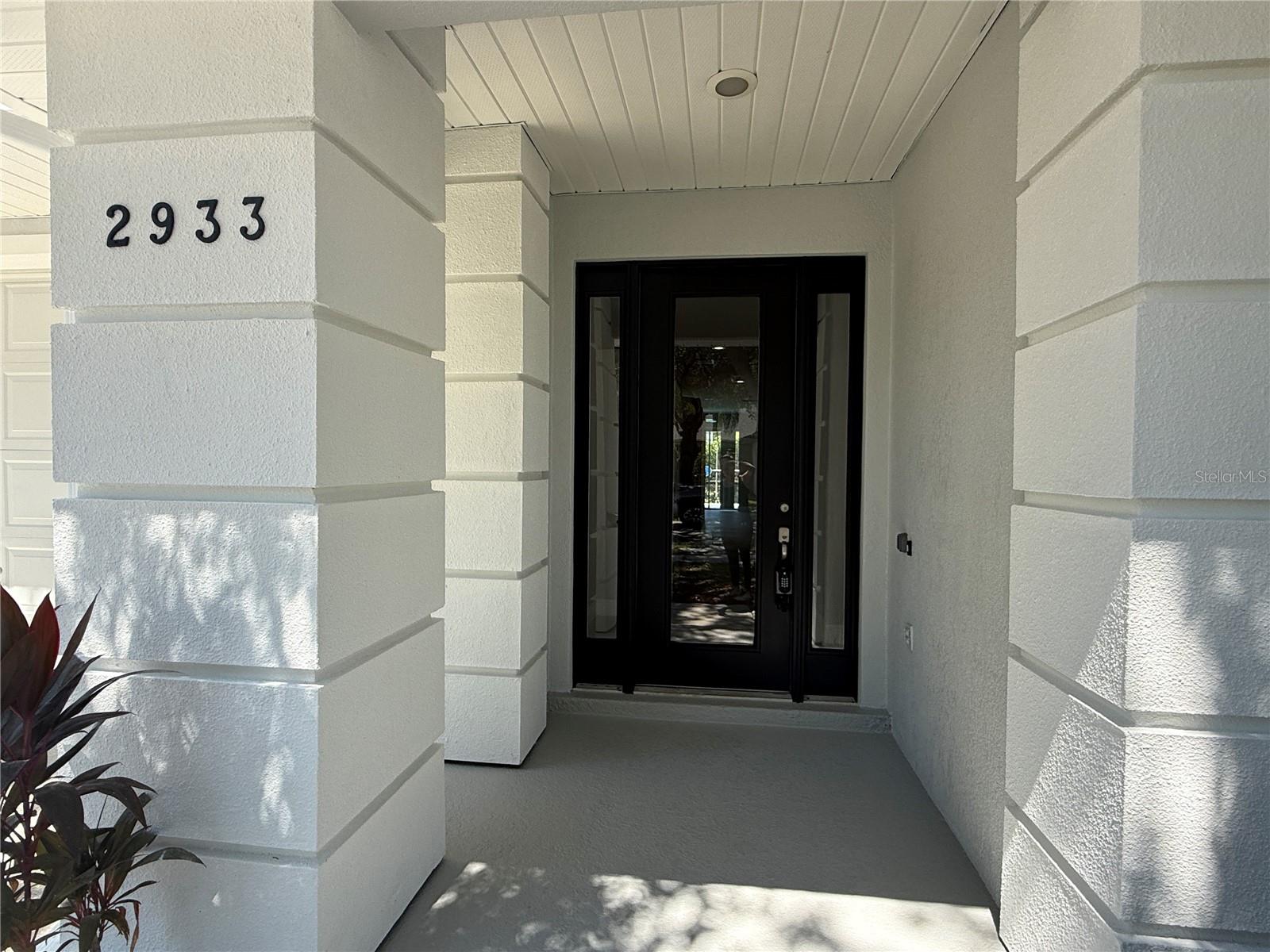 Image 5 of 54 For 2933 Sunset Vista Boulevard