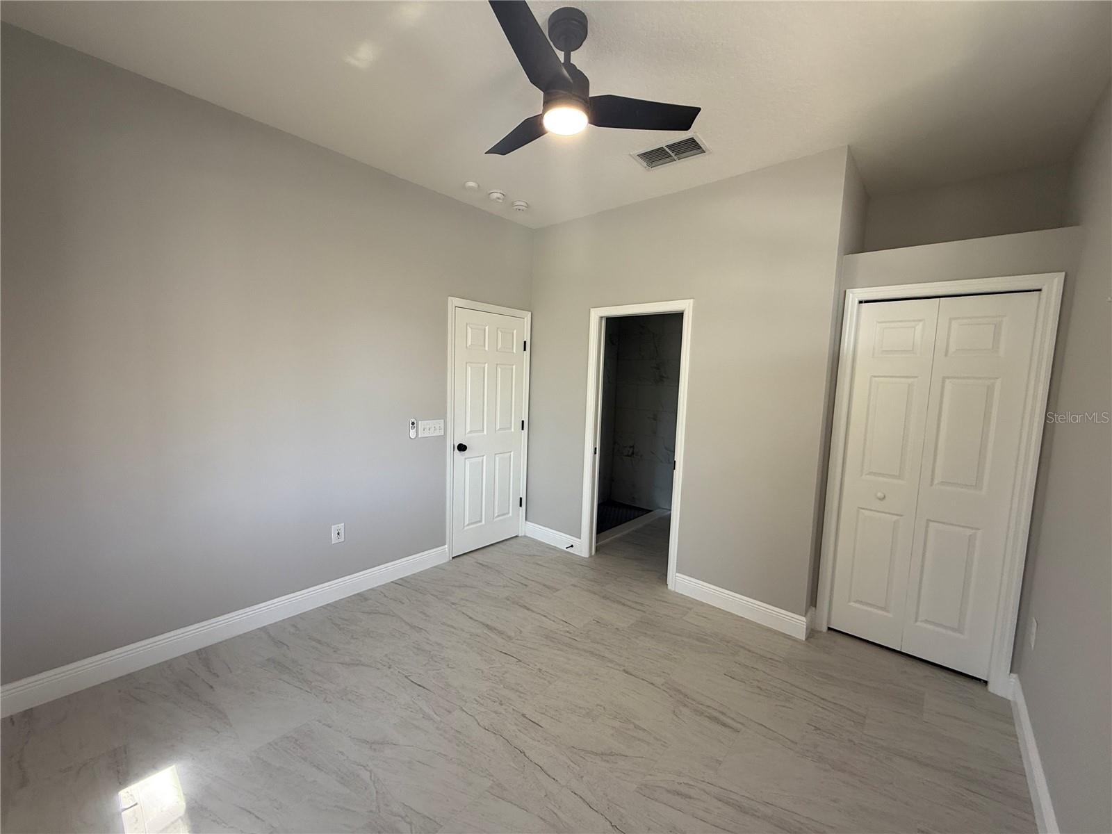 Image 9 of 54 For 2933 Sunset Vista Boulevard