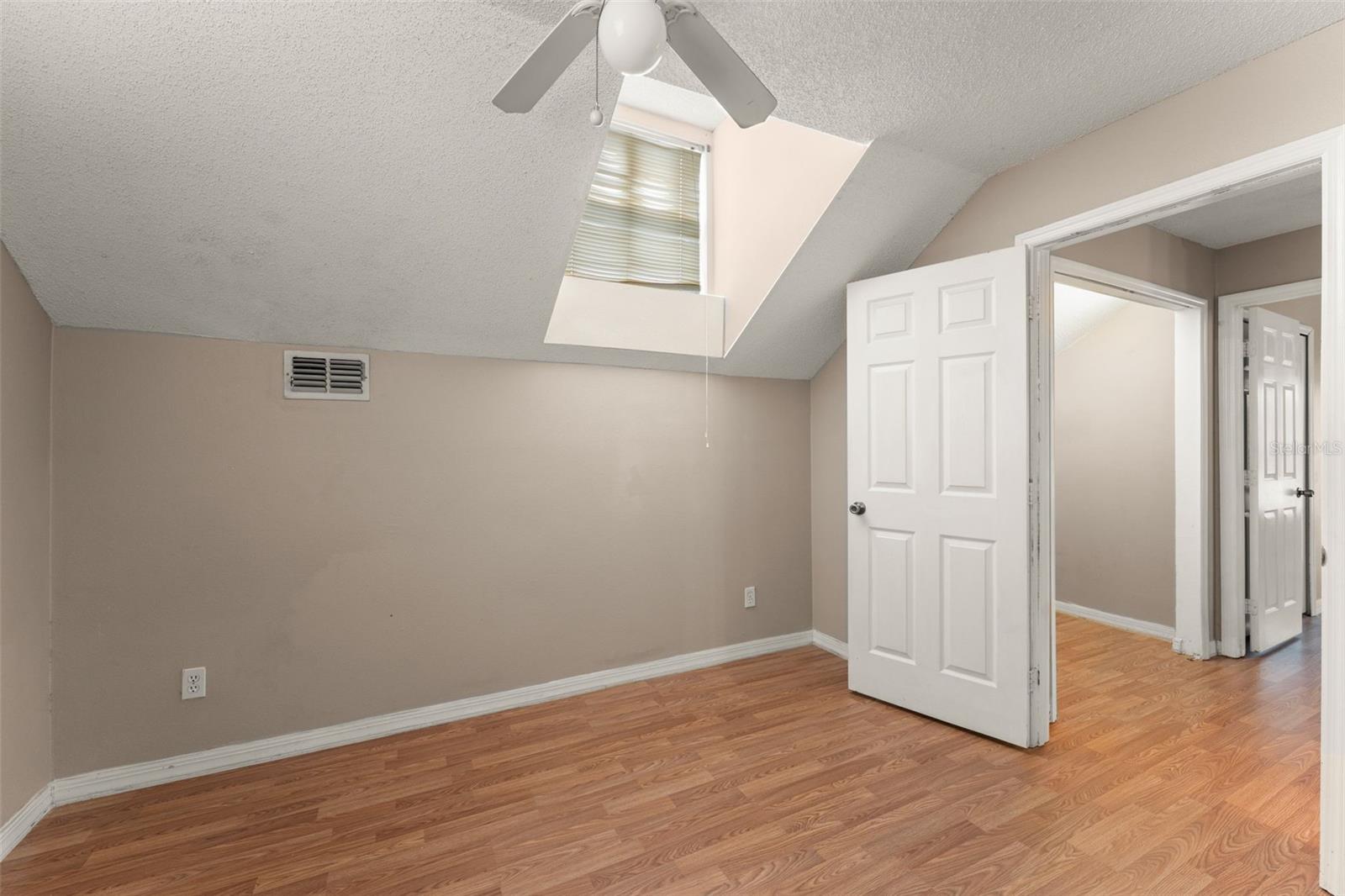 Image 21 of 31 For 9404 Rosalie Court