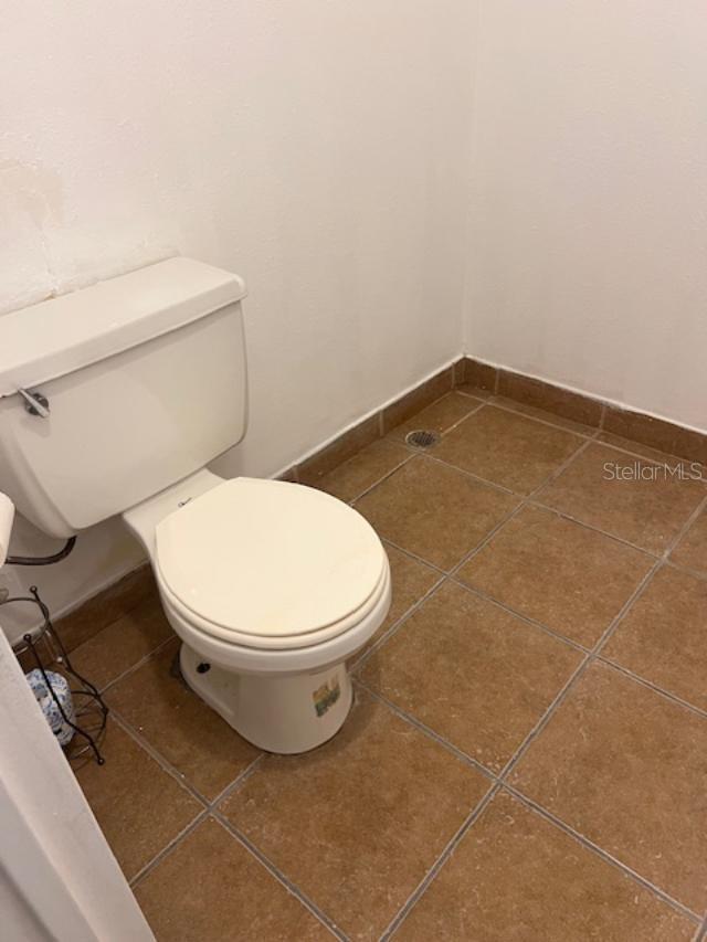 Image 6 of 9 For 8421 Orange Blossom Trail 201
