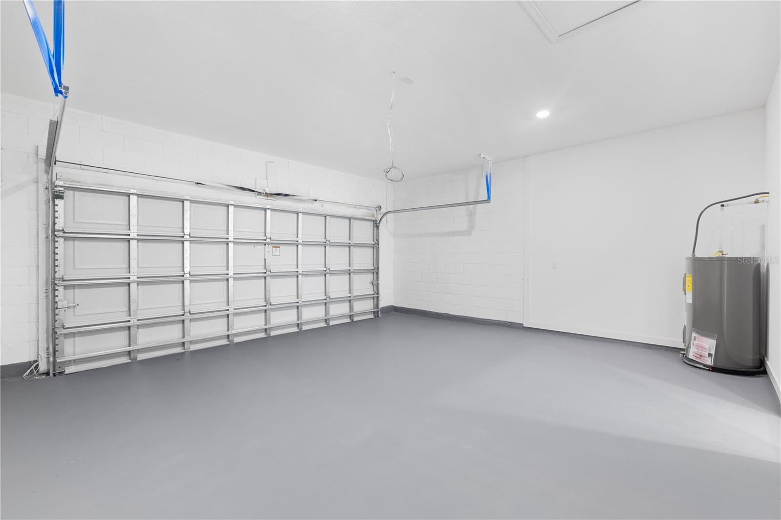 Image 36 of 37 For 916 Desmoines Way