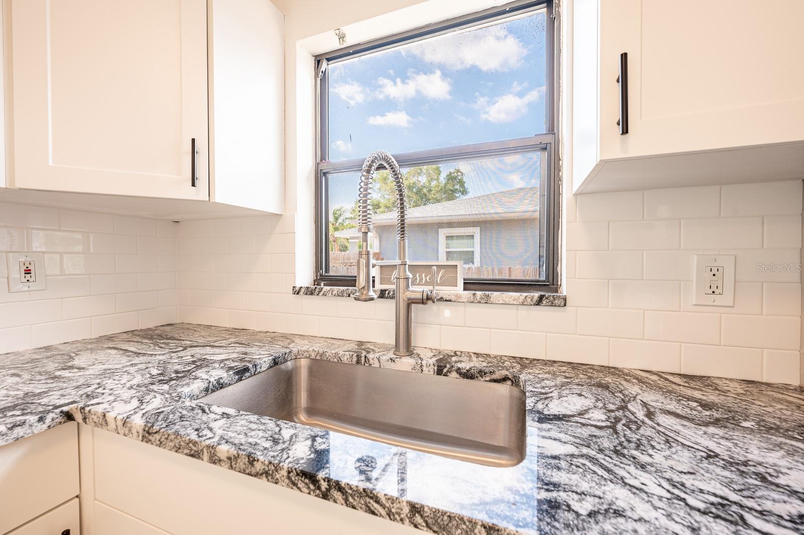 Image 14 of 47 For 1690 40th Street S