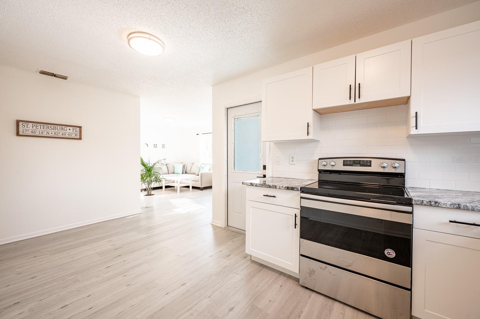 Image 15 of 47 For 1690 40th Street S