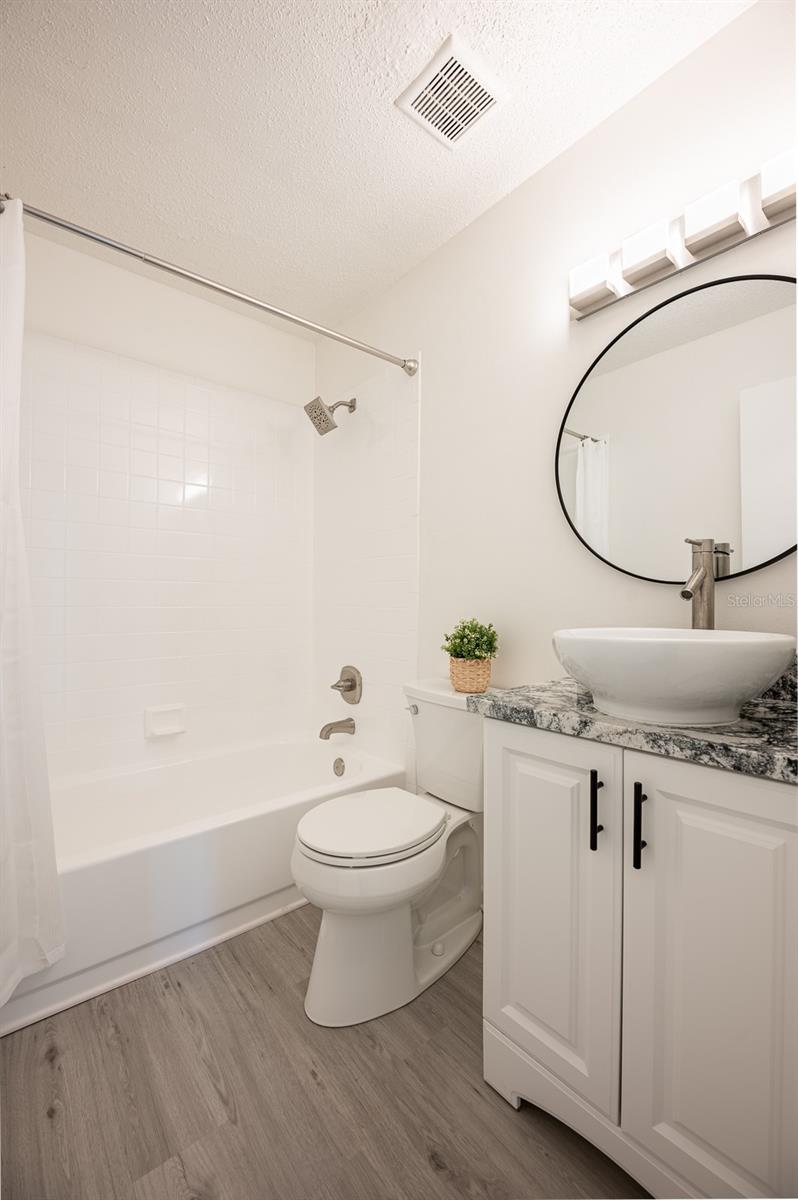 Image 16 of 47 For 1690 40th Street S