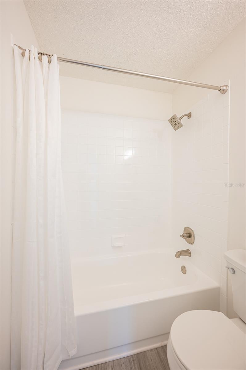 Image 17 of 47 For 1690 40th Street S