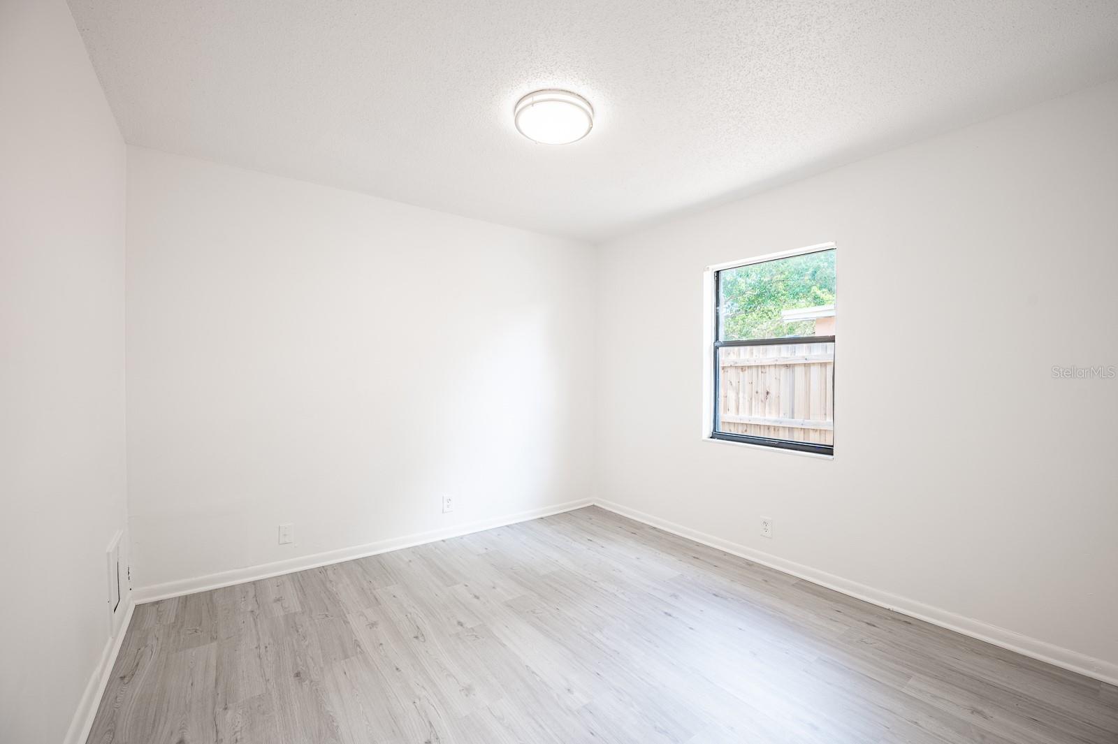 Image 29 of 47 For 1690 40th Street S