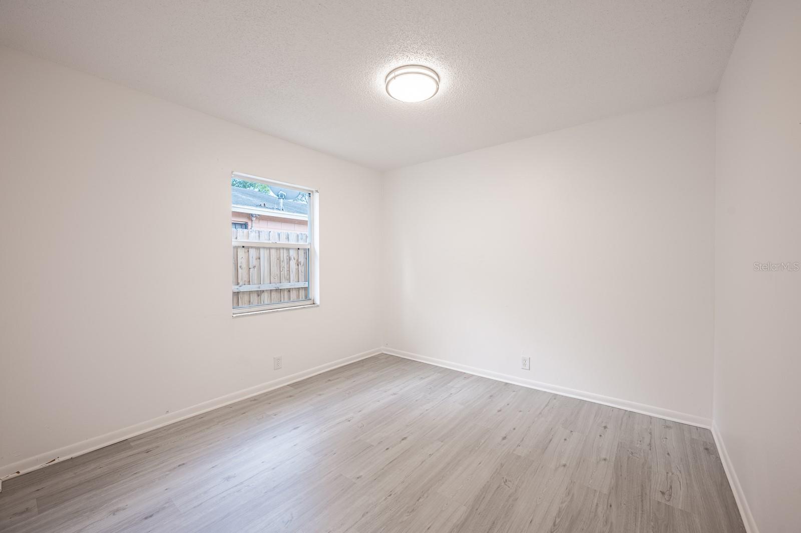 Image 31 of 47 For 1690 40th Street S