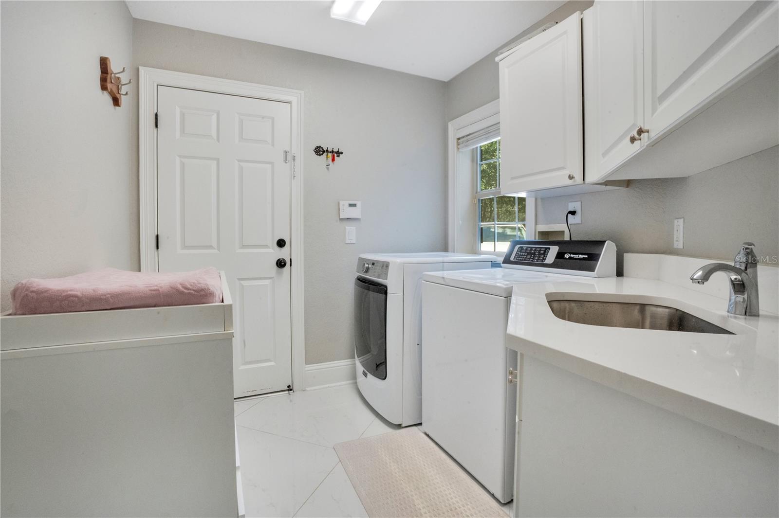 Image 47 of 70 For 340 Alberta Drive