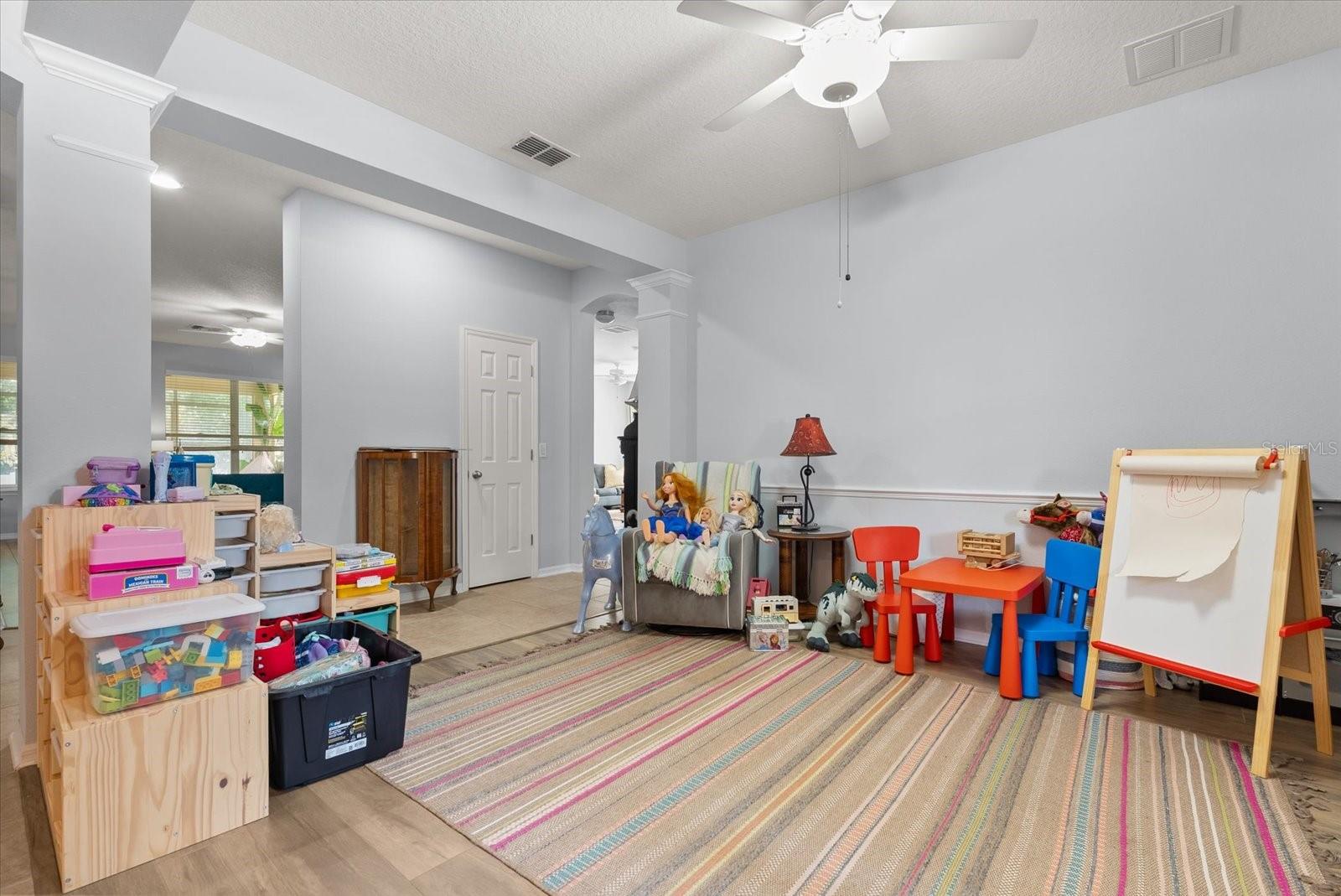 Image 4 of 41 For 2445 Pickford Circle