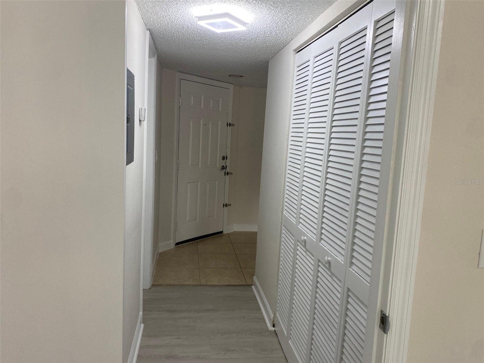 Image 6 of 14 For 4512 Commander Drive 1727
