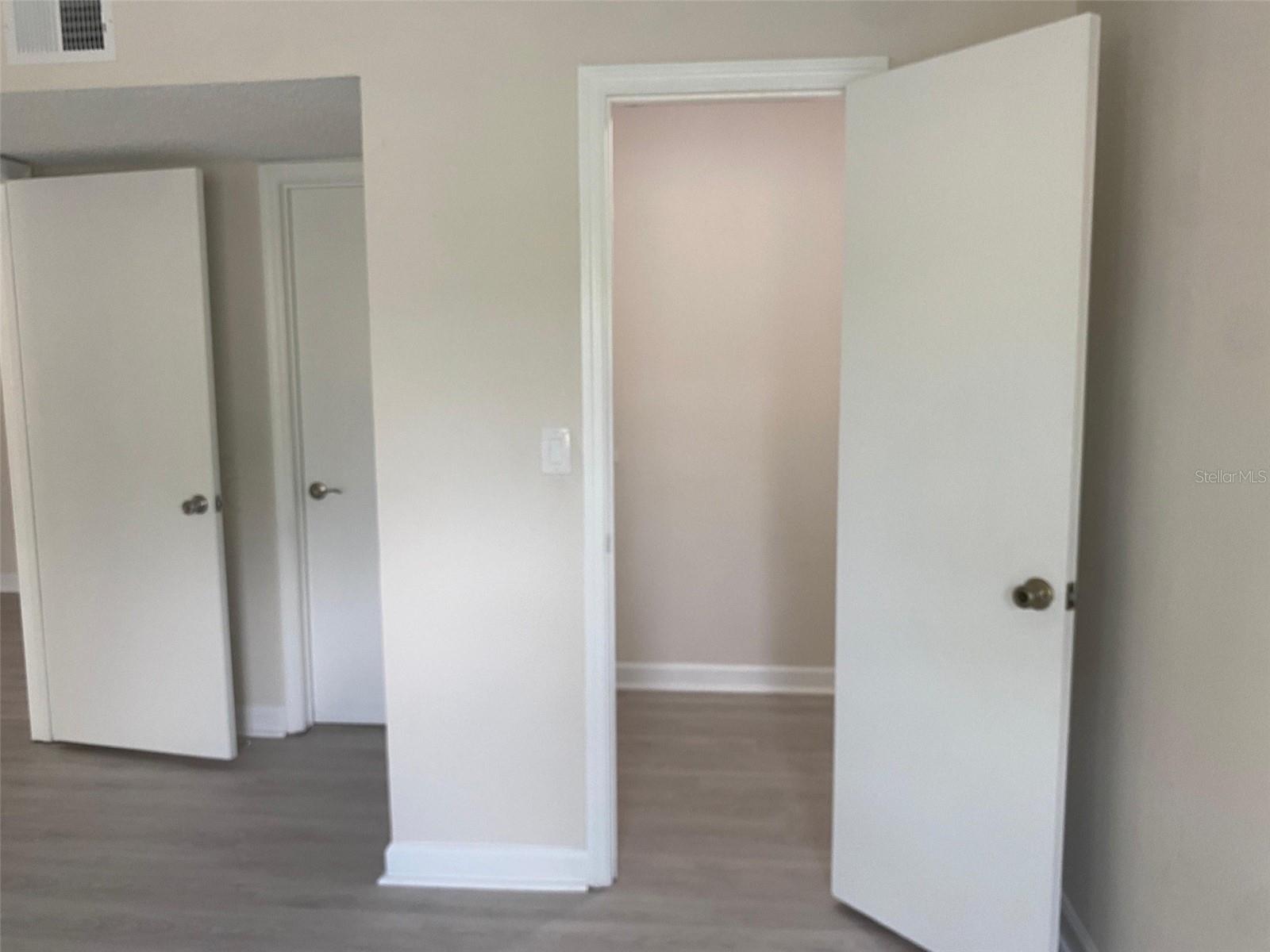 Image 7 of 14 For 4512 Commander Drive 1727