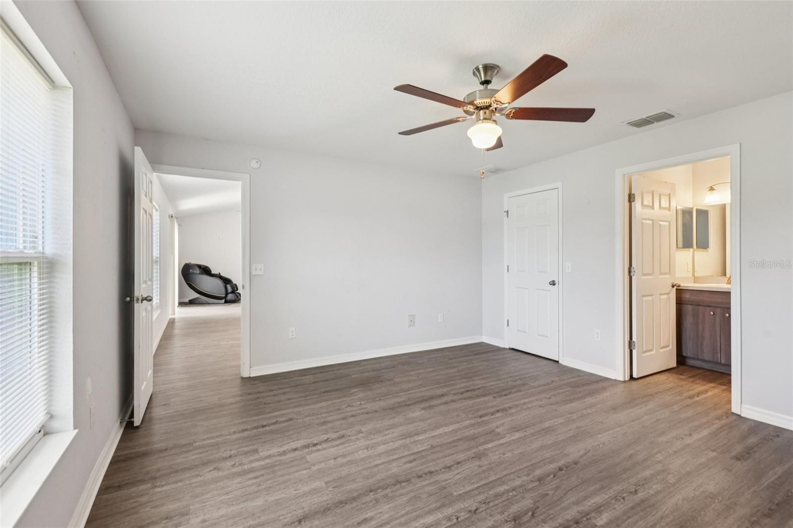 Image 12 of 23 For 5 Laurel Pass Court