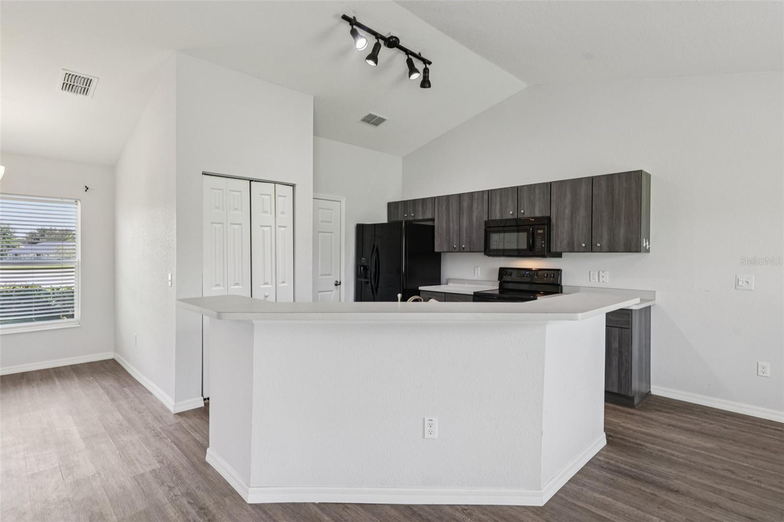 Image 7 of 23 For 5 Laurel Pass Court