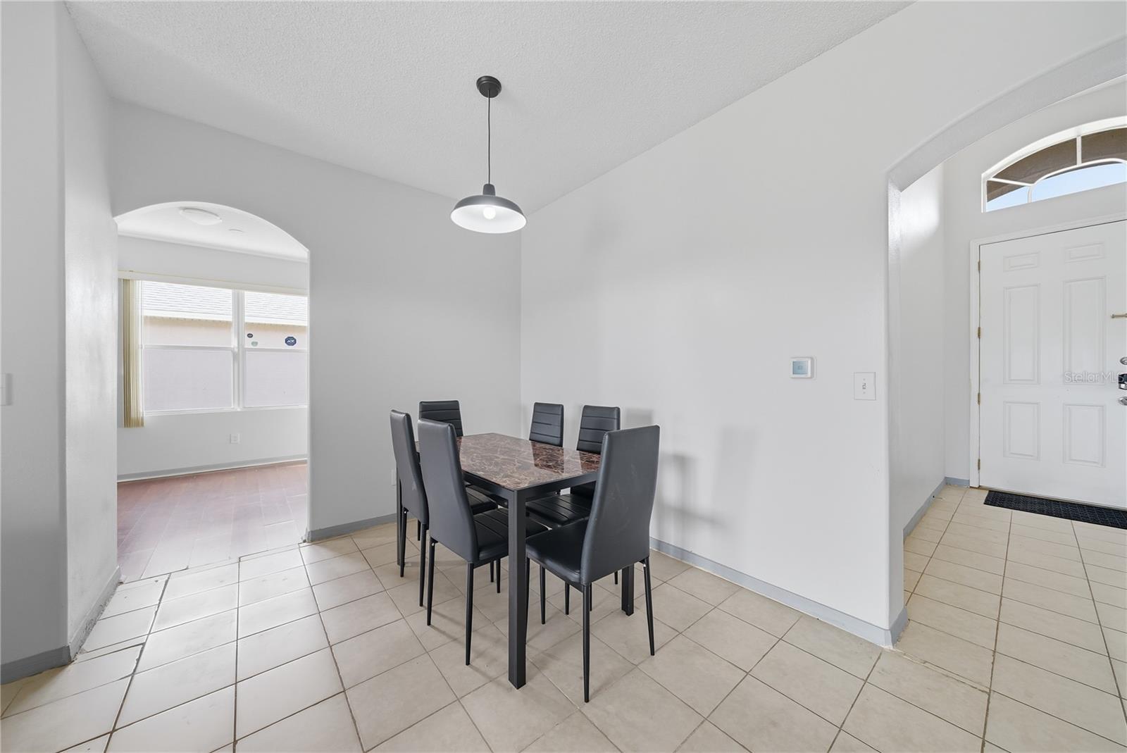 Image 14 of 51 For 1345 Knollwood Drive