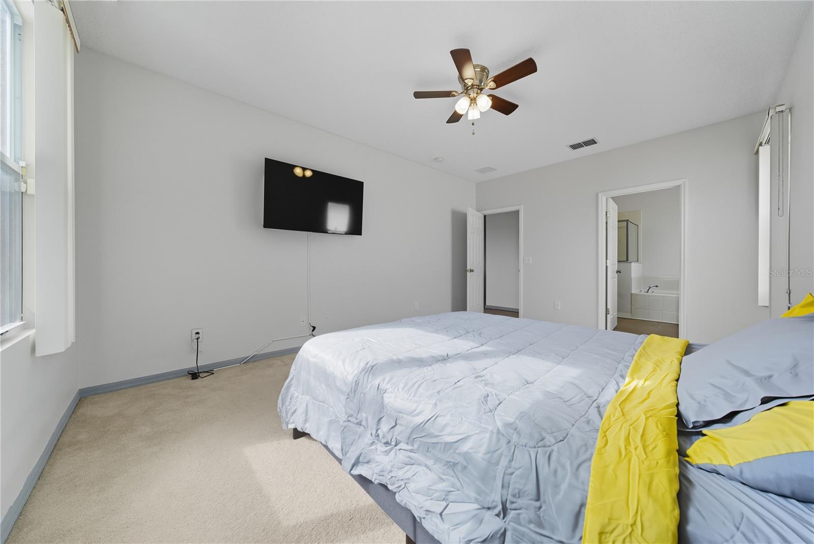 Image 23 of 51 For 1345 Knollwood Drive