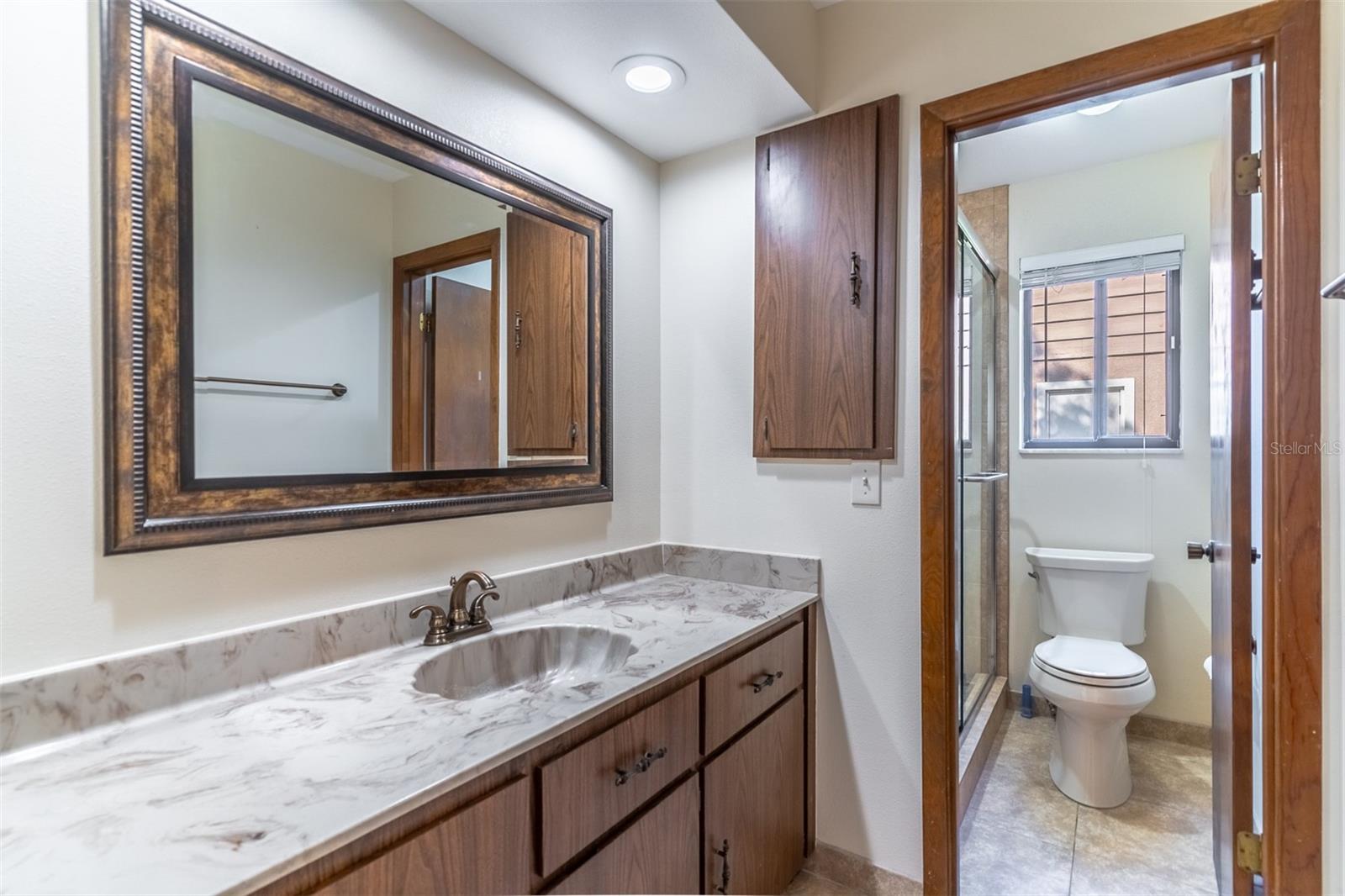 Image 23 of 36 For 320 Cambridge Drive