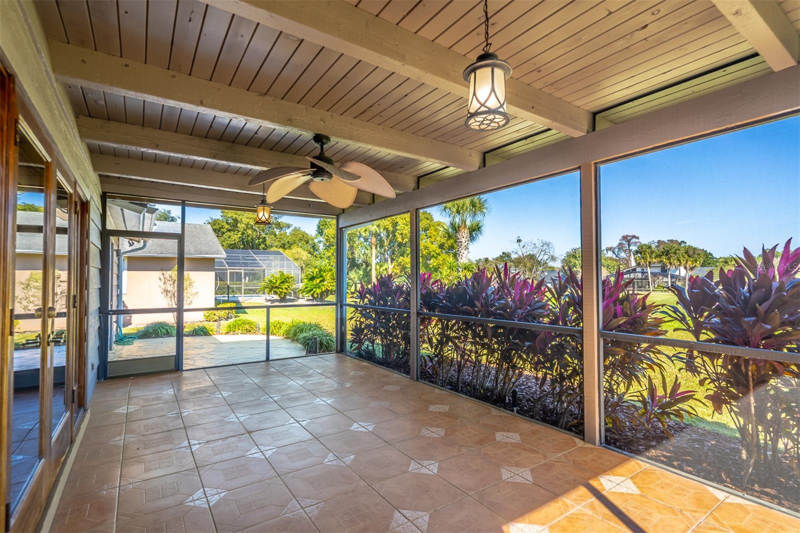 Image 26 of 36 For 320 Cambridge Drive