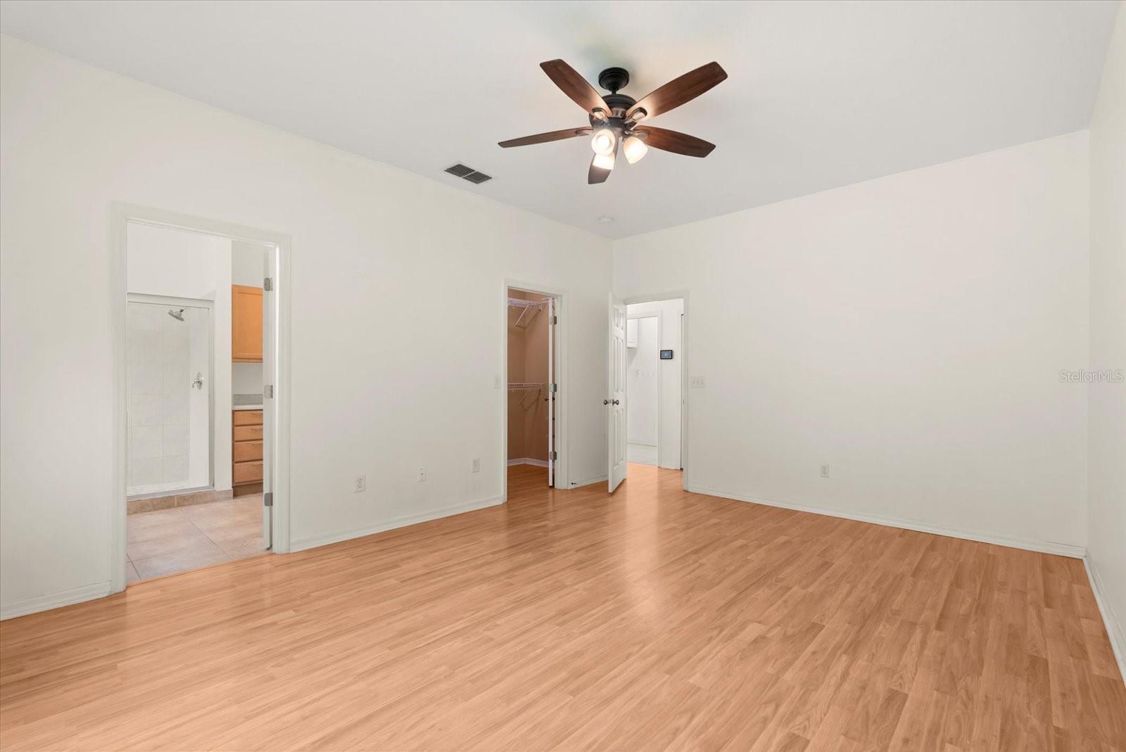 Image 19 of 26 For 471 Augustine Court