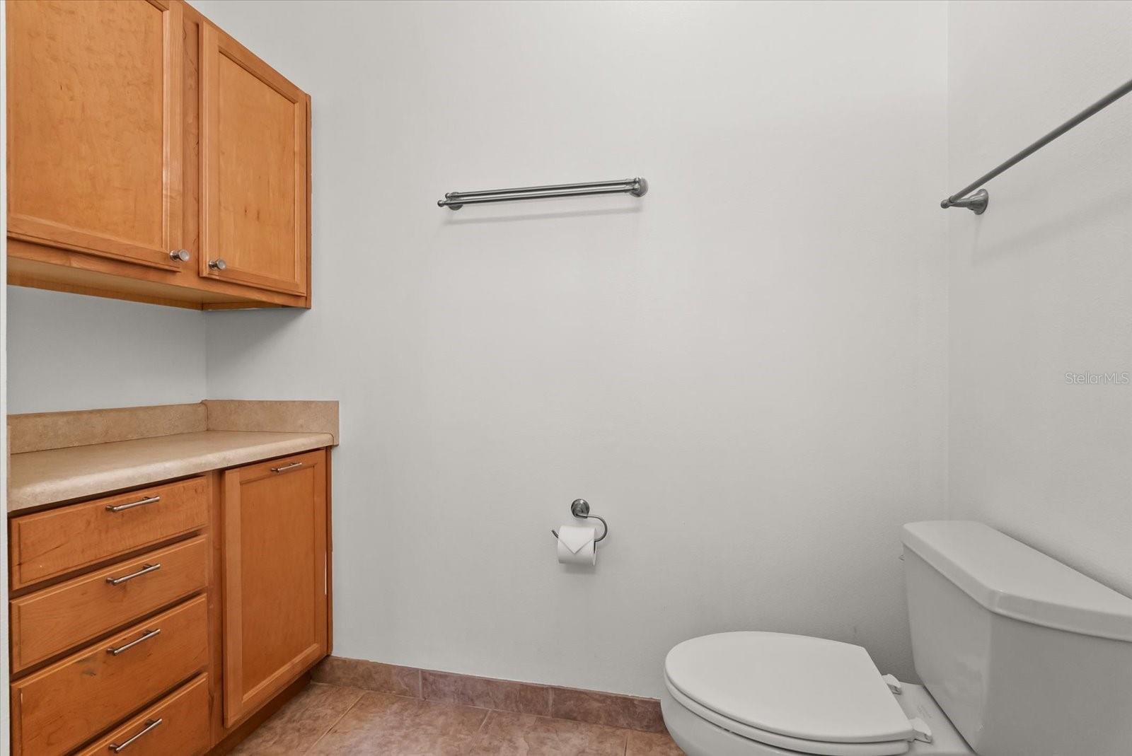Image 21 of 26 For 471 Augustine Court