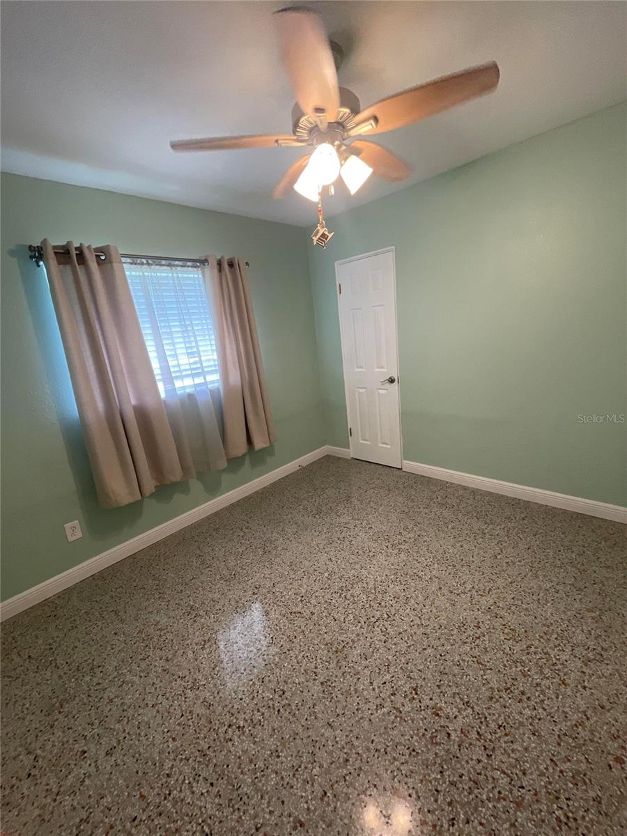 Image 25 of 34 For 781 Oleander Way S