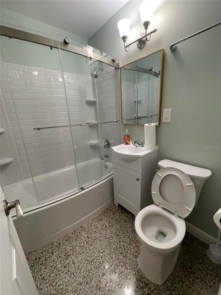 Image 29 of 34 For 781 Oleander Way S