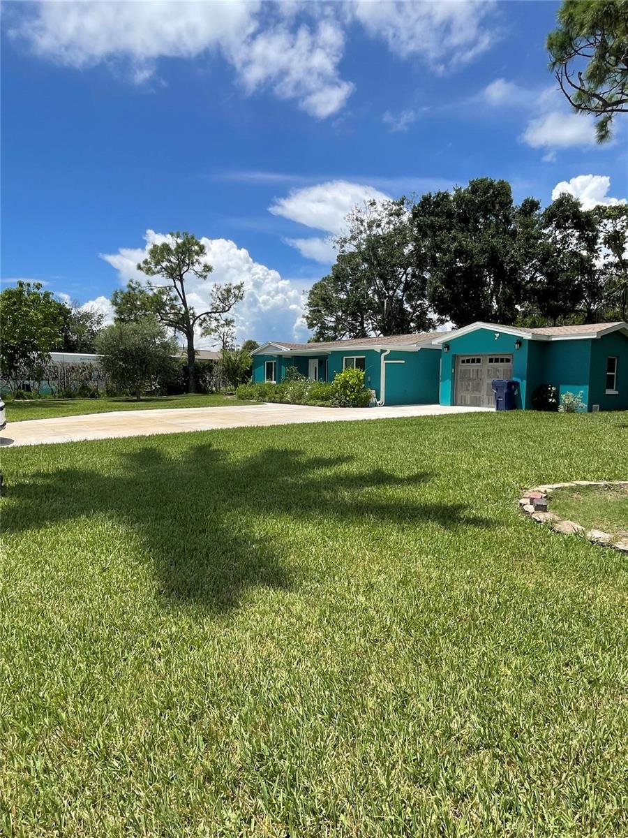 Image 3 of 34 For 781 Oleander Way S