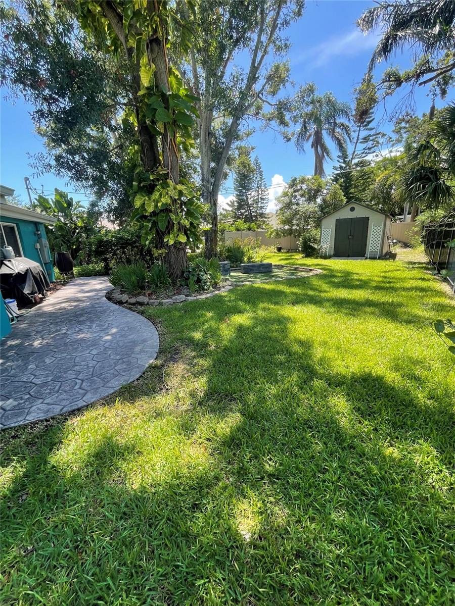 Image 5 of 34 For 781 Oleander Way S