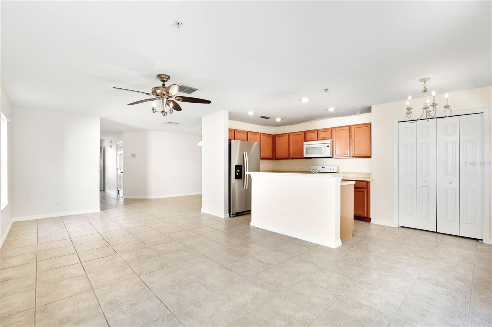 Image 11 of 34 For 521 Interlude Lane H