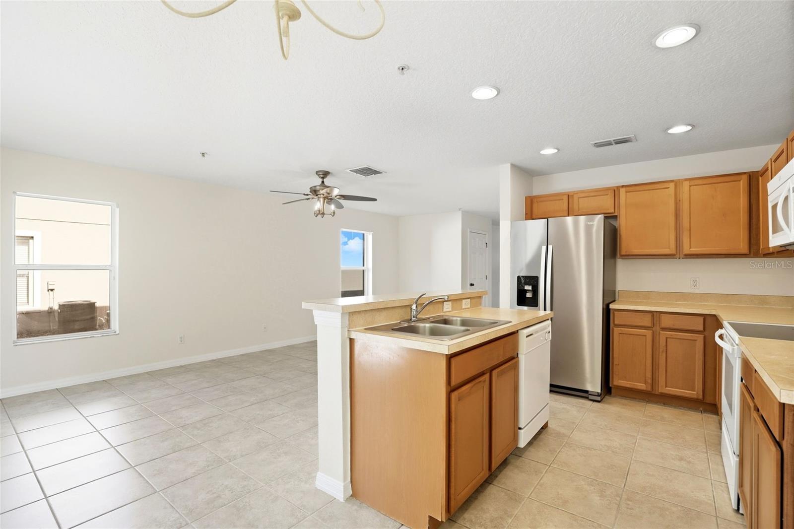 Image 12 of 34 For 521 Interlude Lane H
