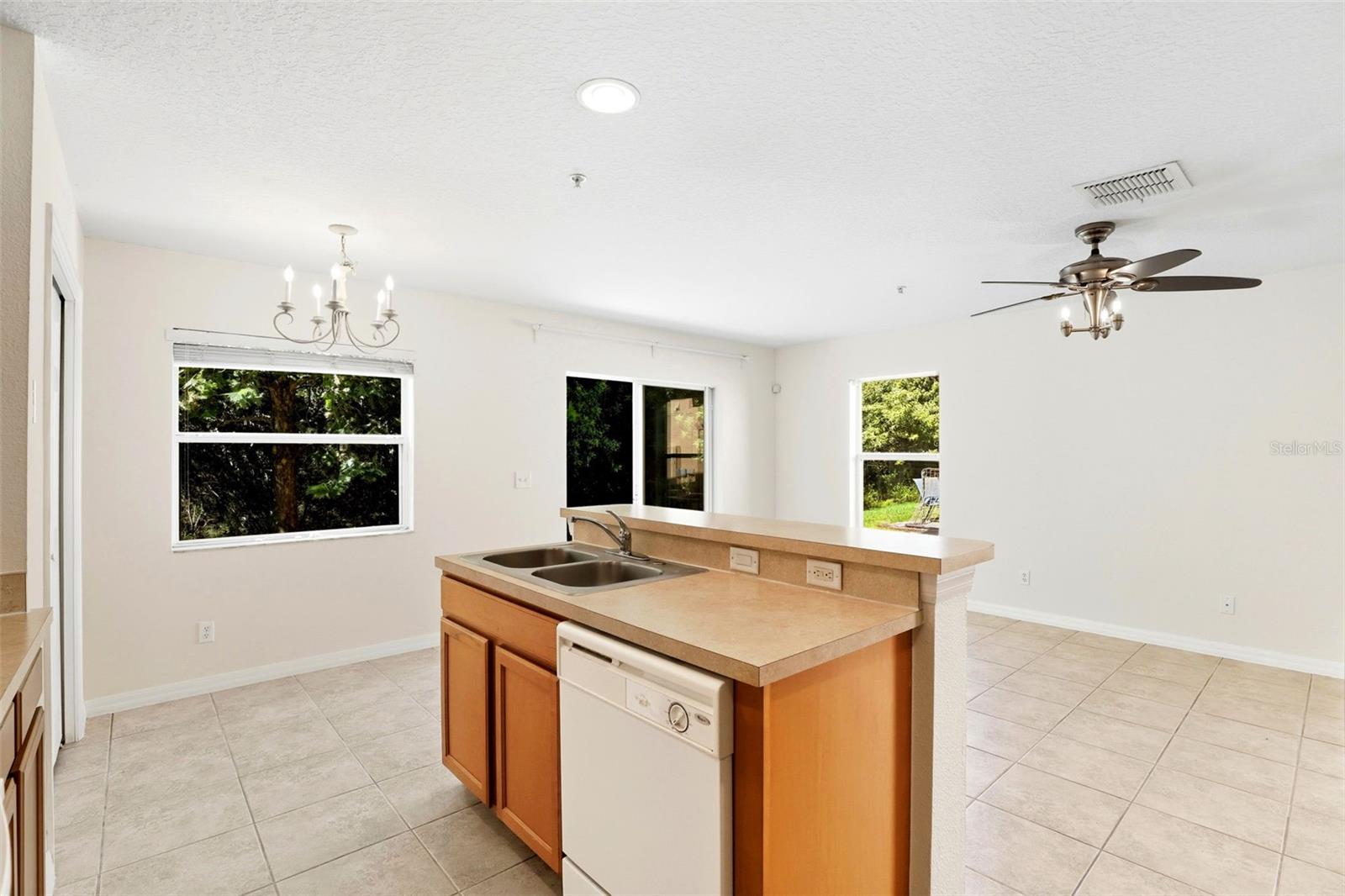Image 14 of 34 For 521 Interlude Lane H